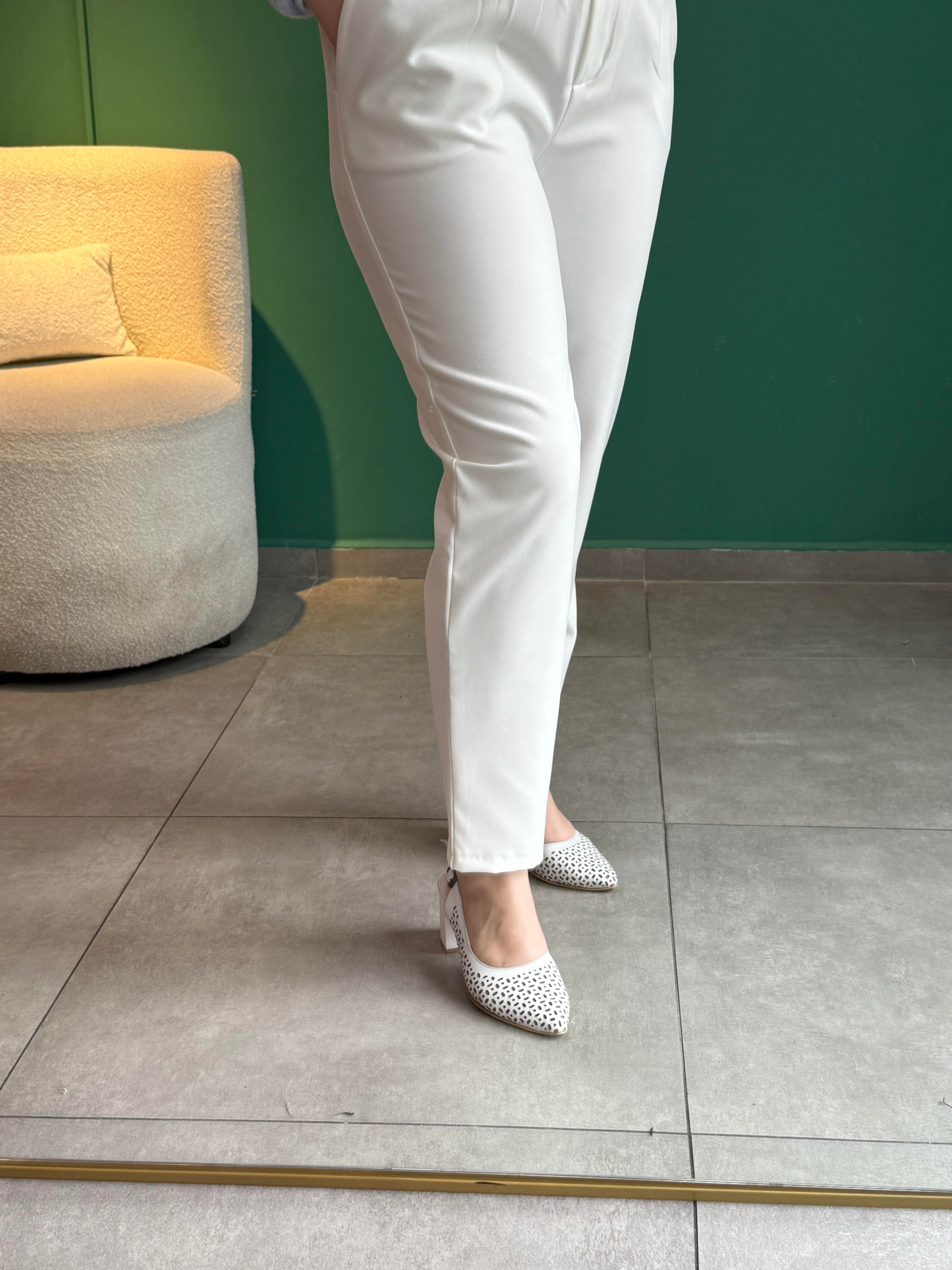 Beyaz Beli Lastikli Havuç Pantolon