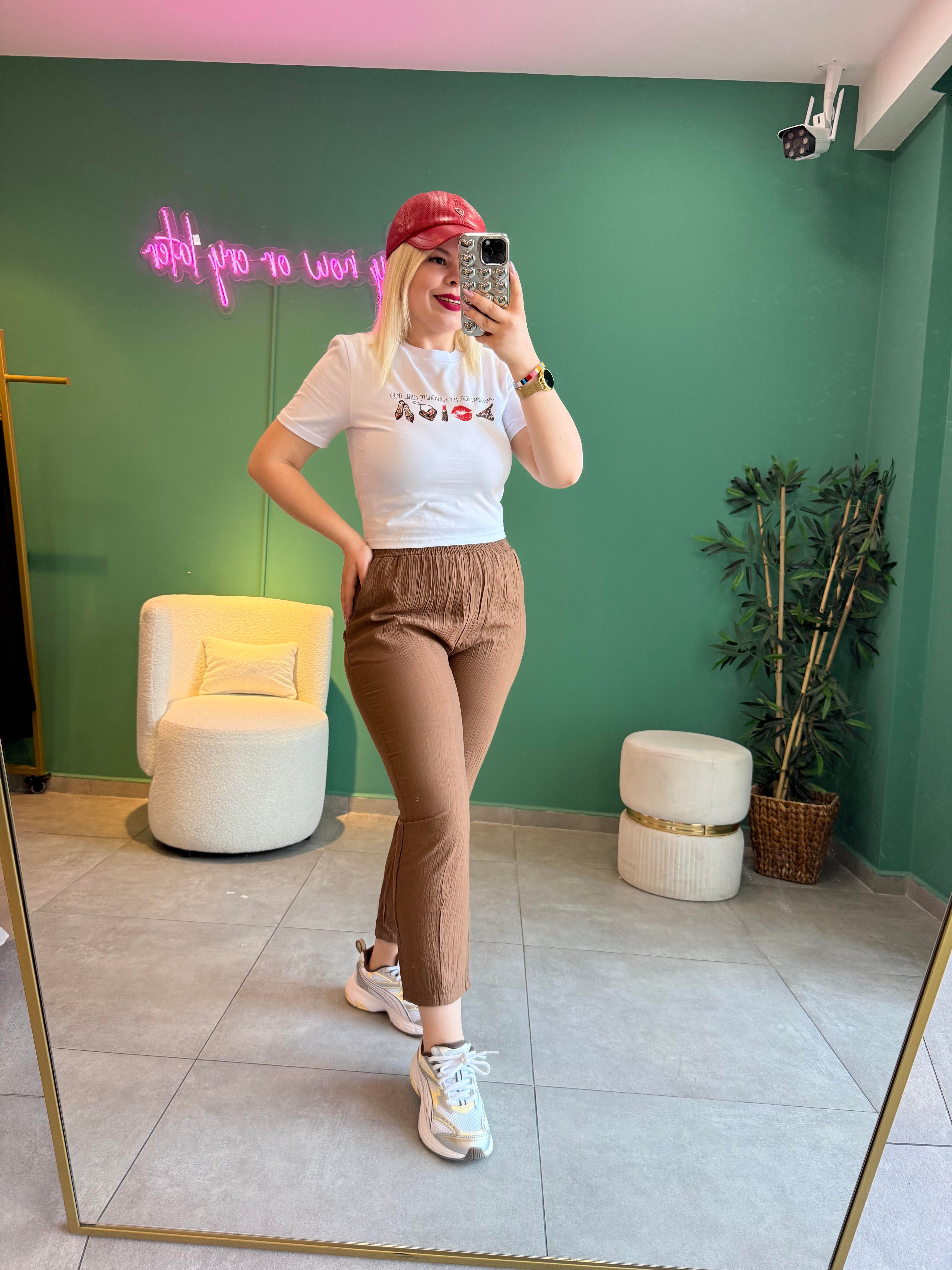 Beyaz Emojili Crop