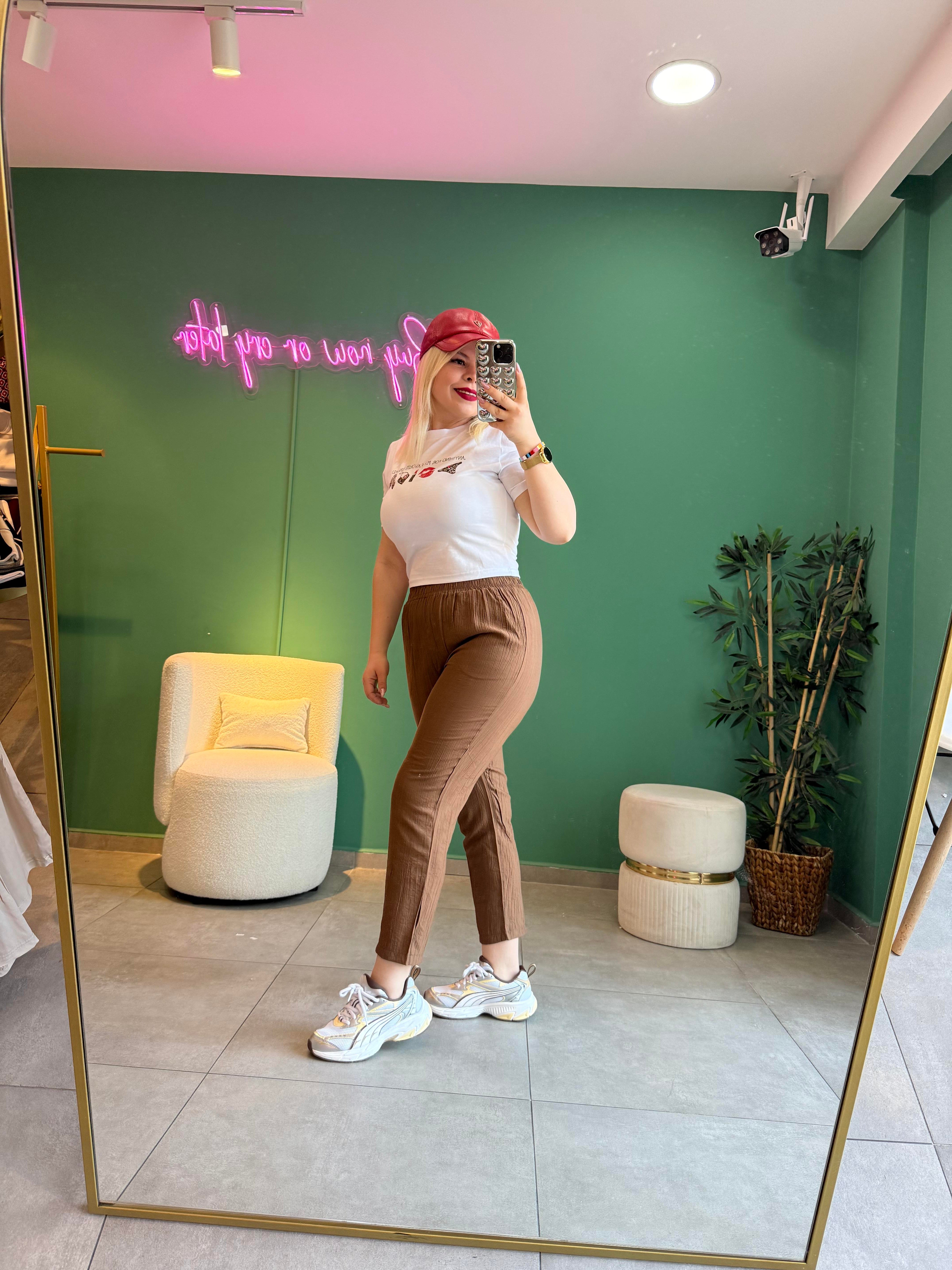 Beyaz Emojili Crop