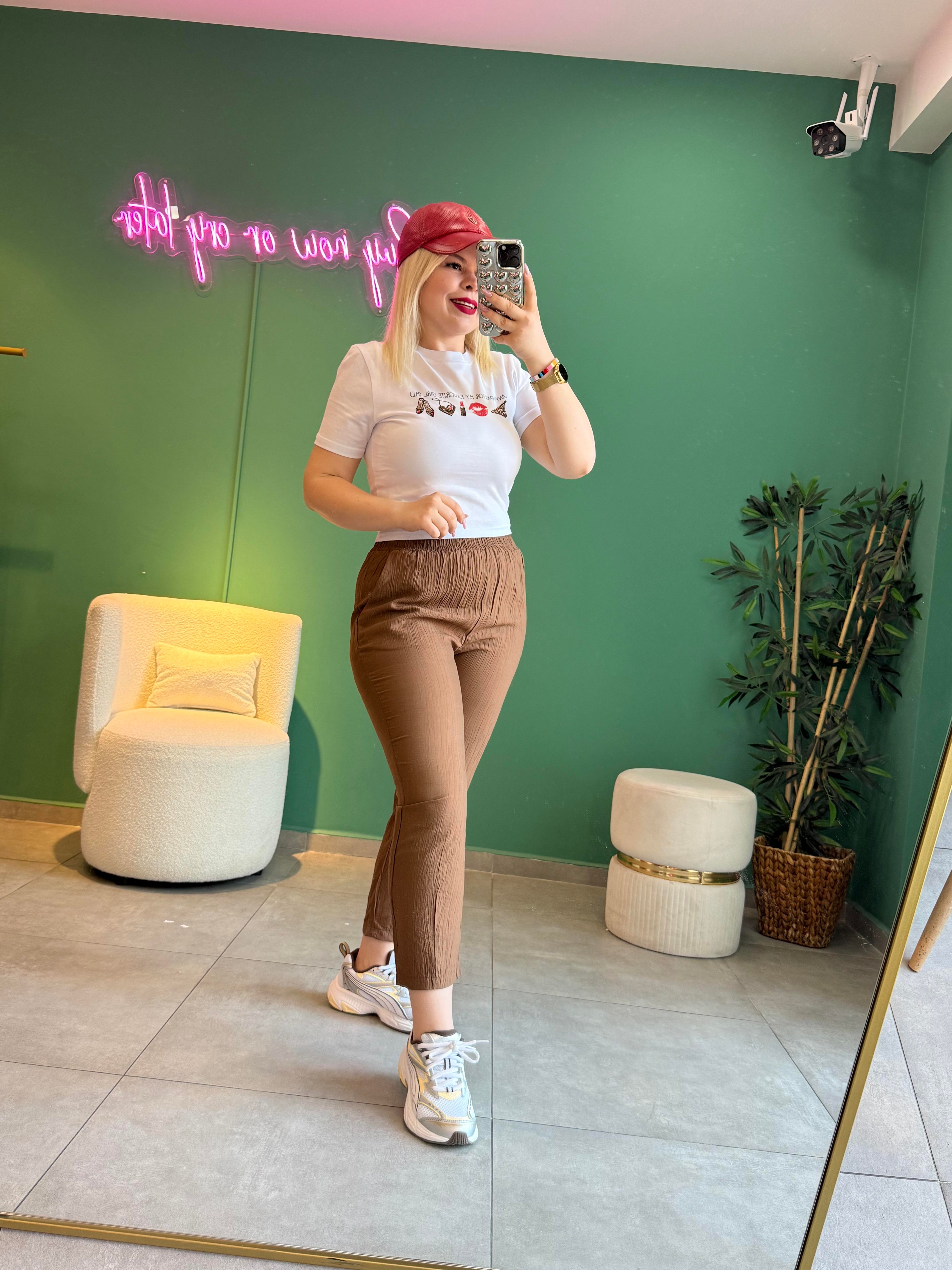 Beyaz Emojili Crop