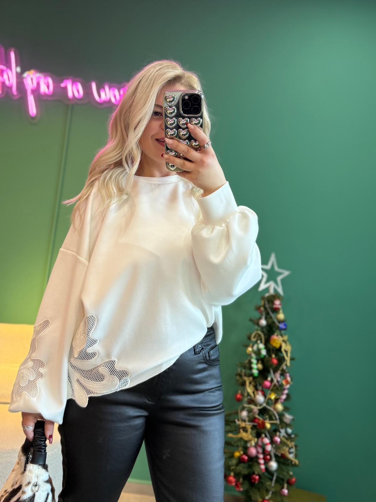 Beyaz Nakış Detaylı Modal Sweat