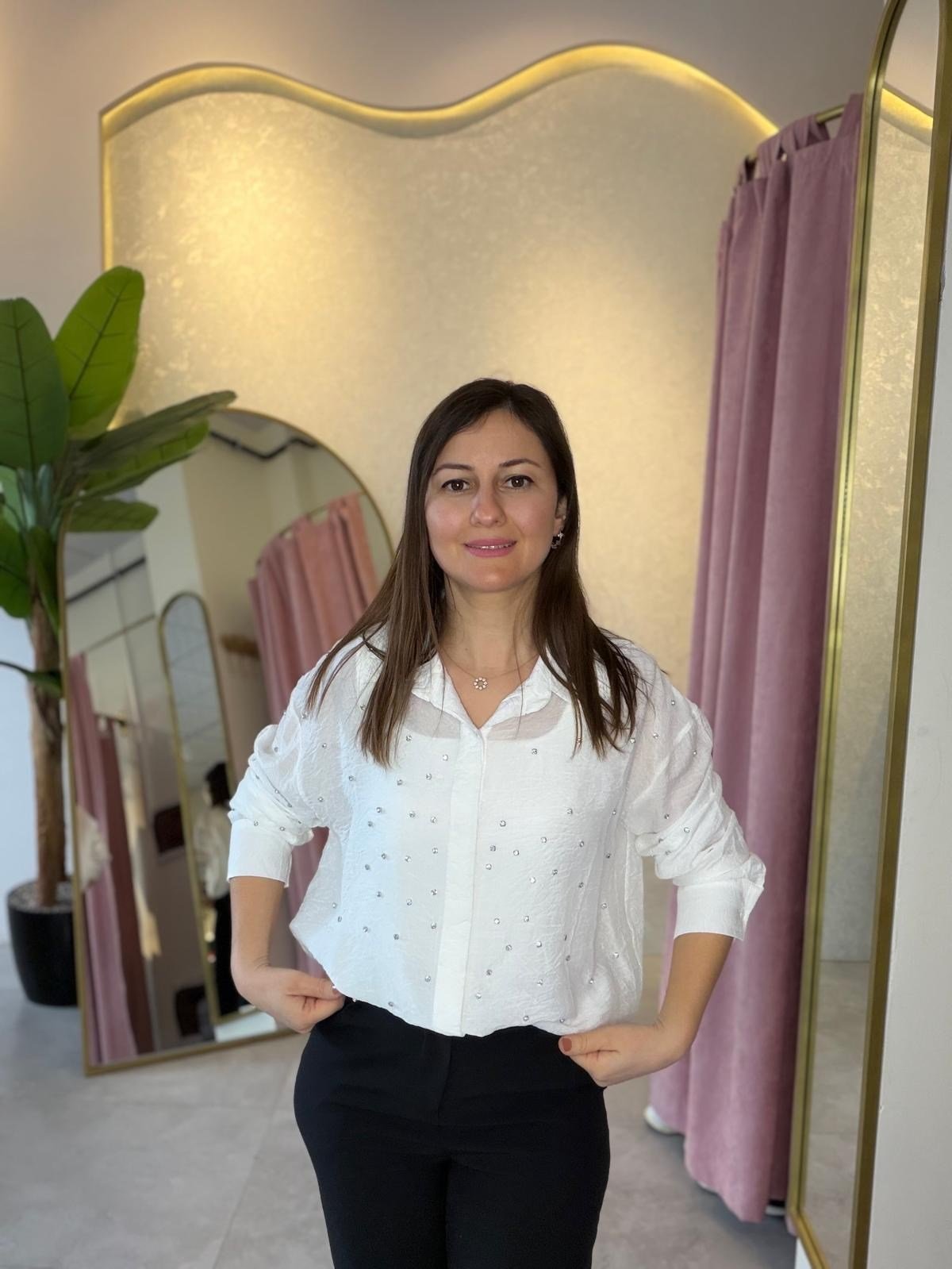 Beyaz Taşlı Gömlek