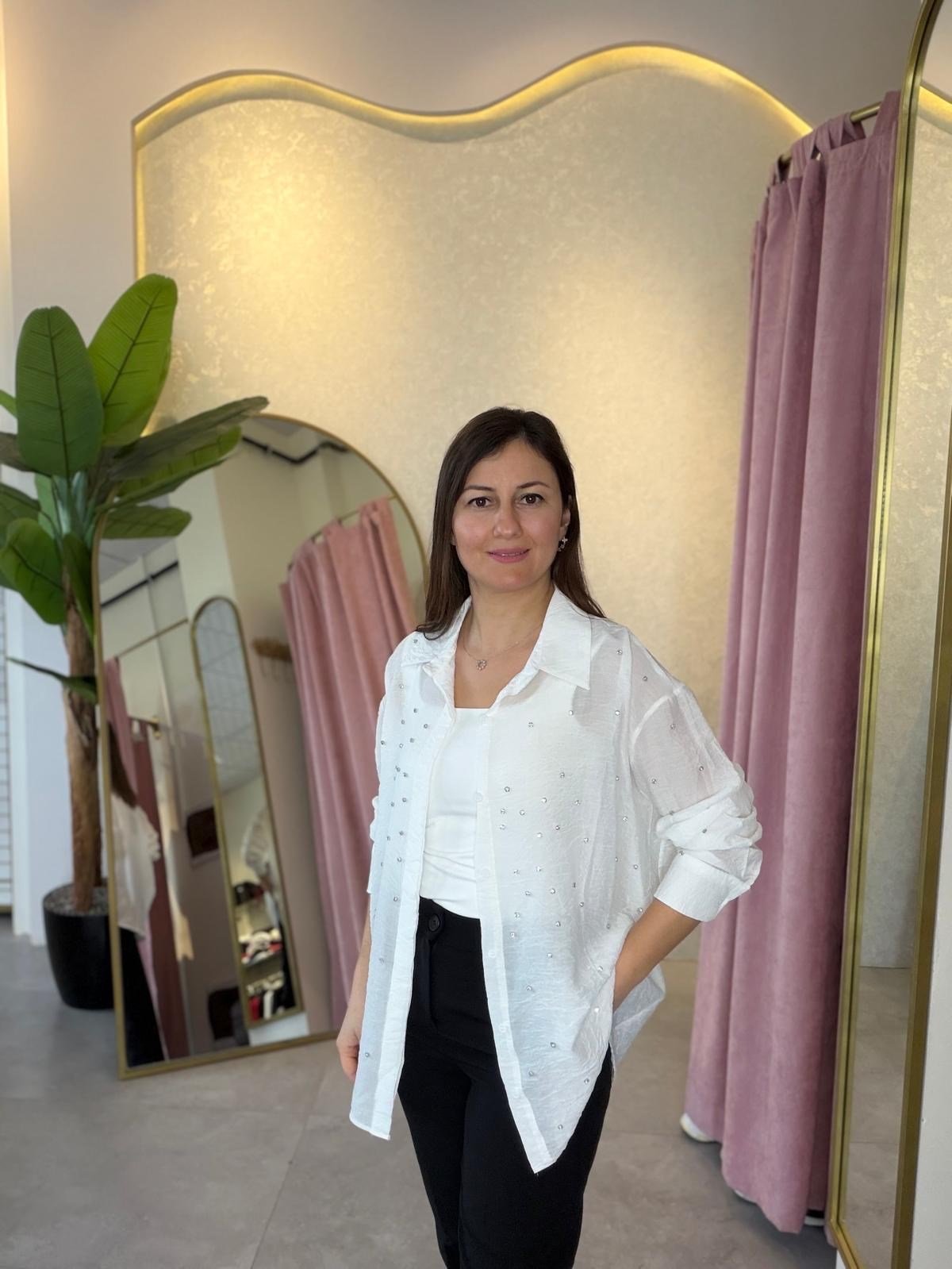 Beyaz Taşlı Gömlek