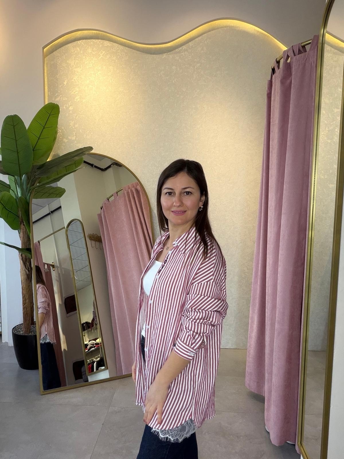 Dantel Detaylı Çizgili Gömlek