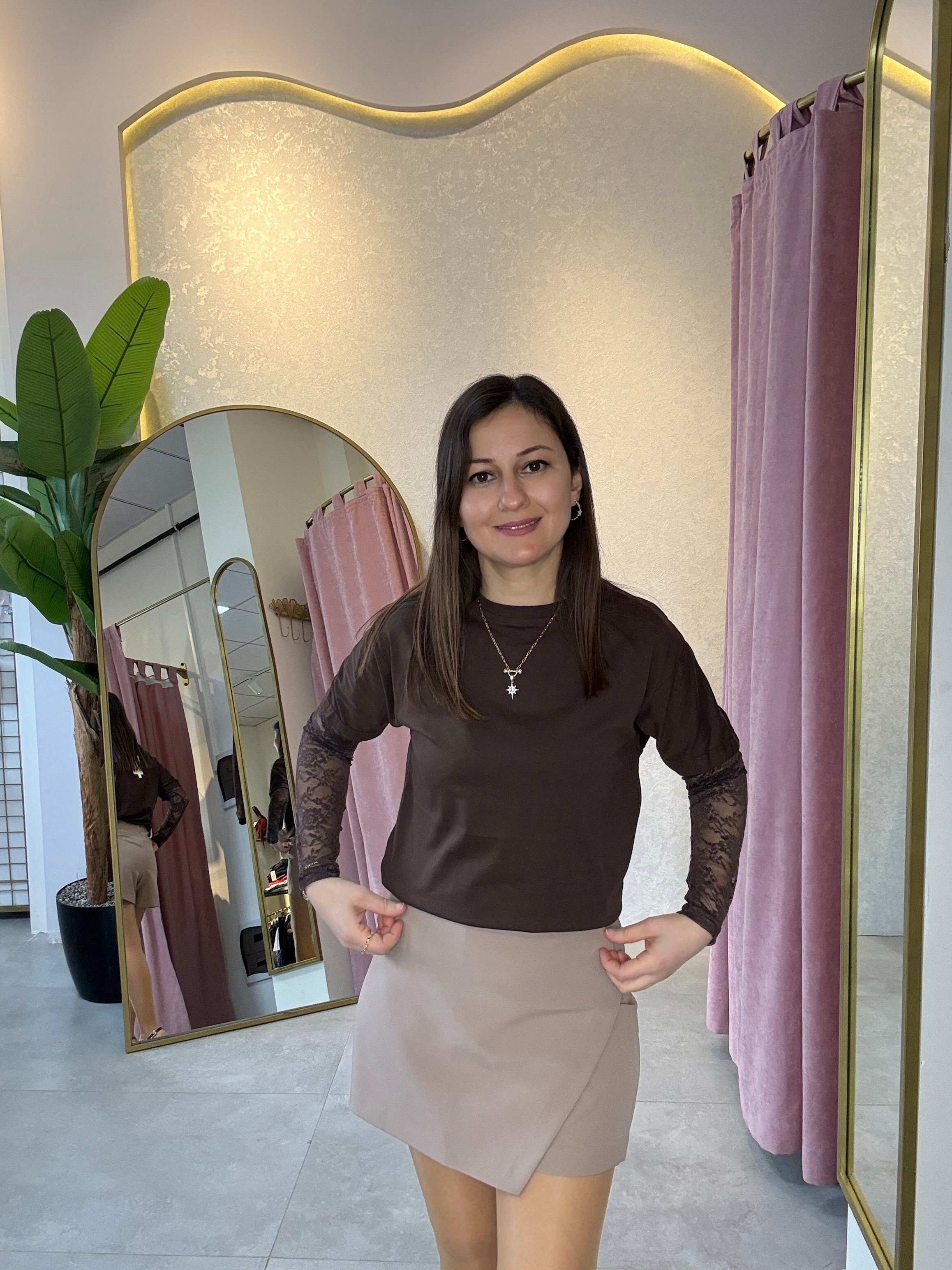 Dantel Detaylı Kahve Tişört