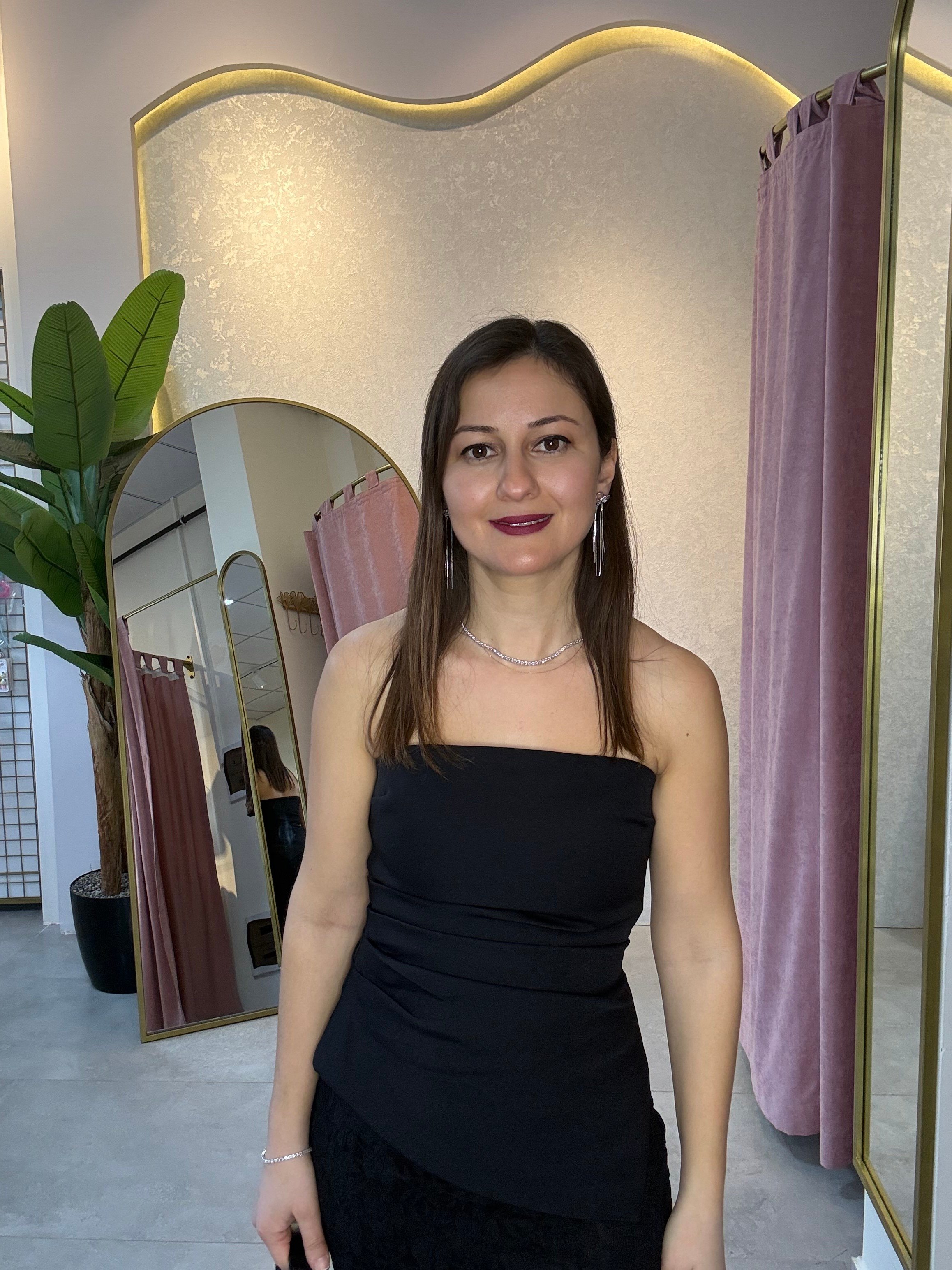 Dantel Detaylı Siyah Straplez Elbise