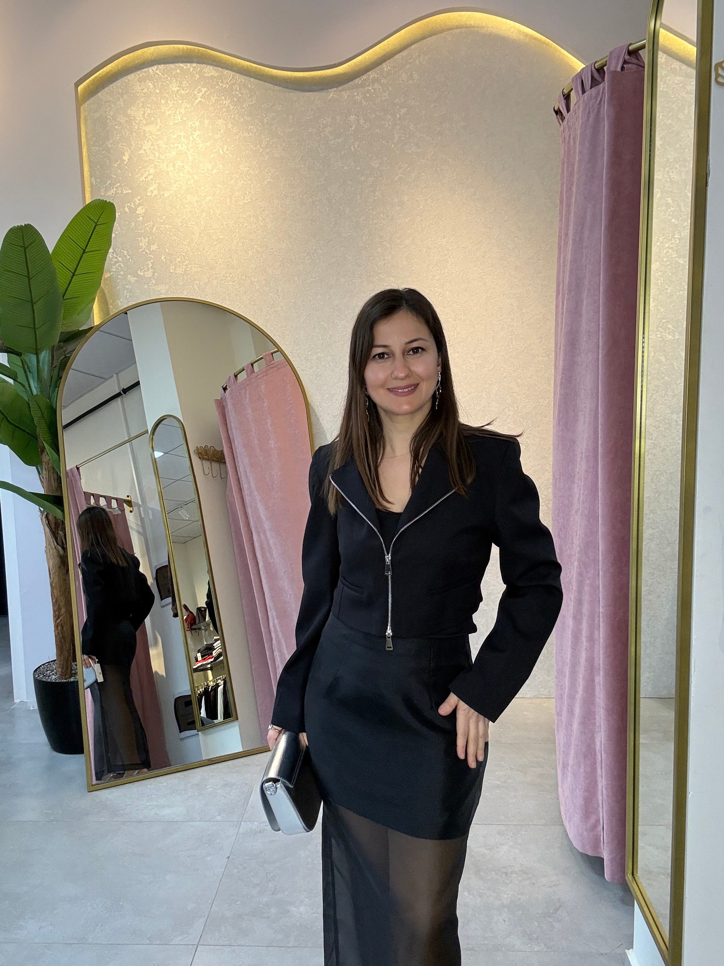 Fermuar Detaylı Kısa Siyah Blazer Ceket