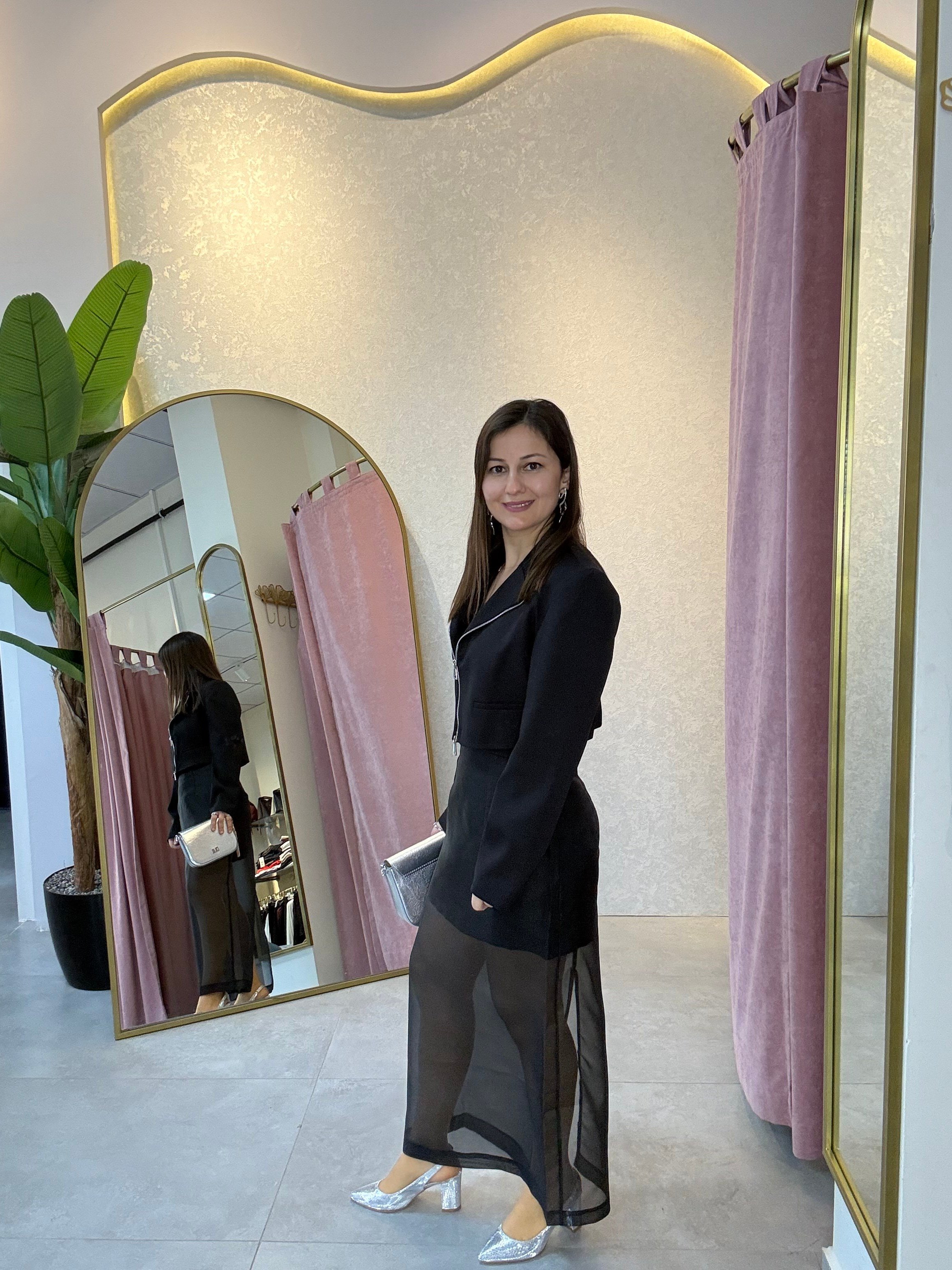 Fermuar Detaylı Kısa Siyah Blazer Ceket