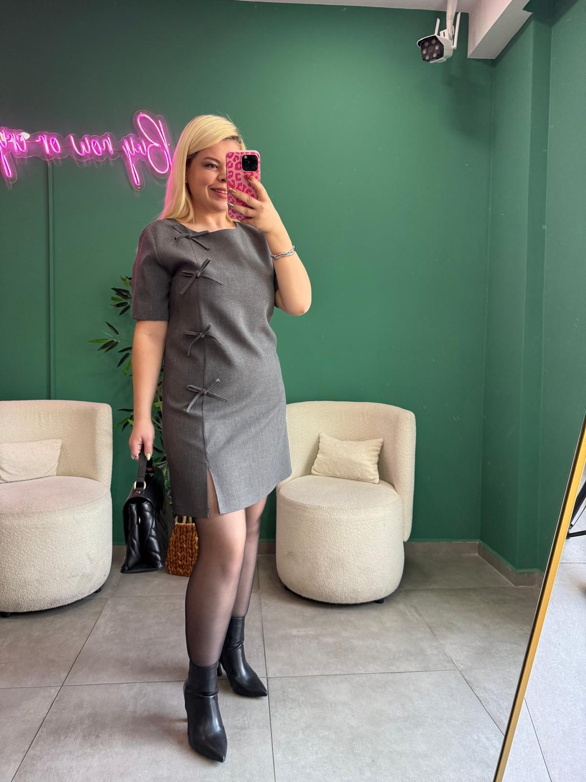 Fiyonk Detaylı Gri Elbise