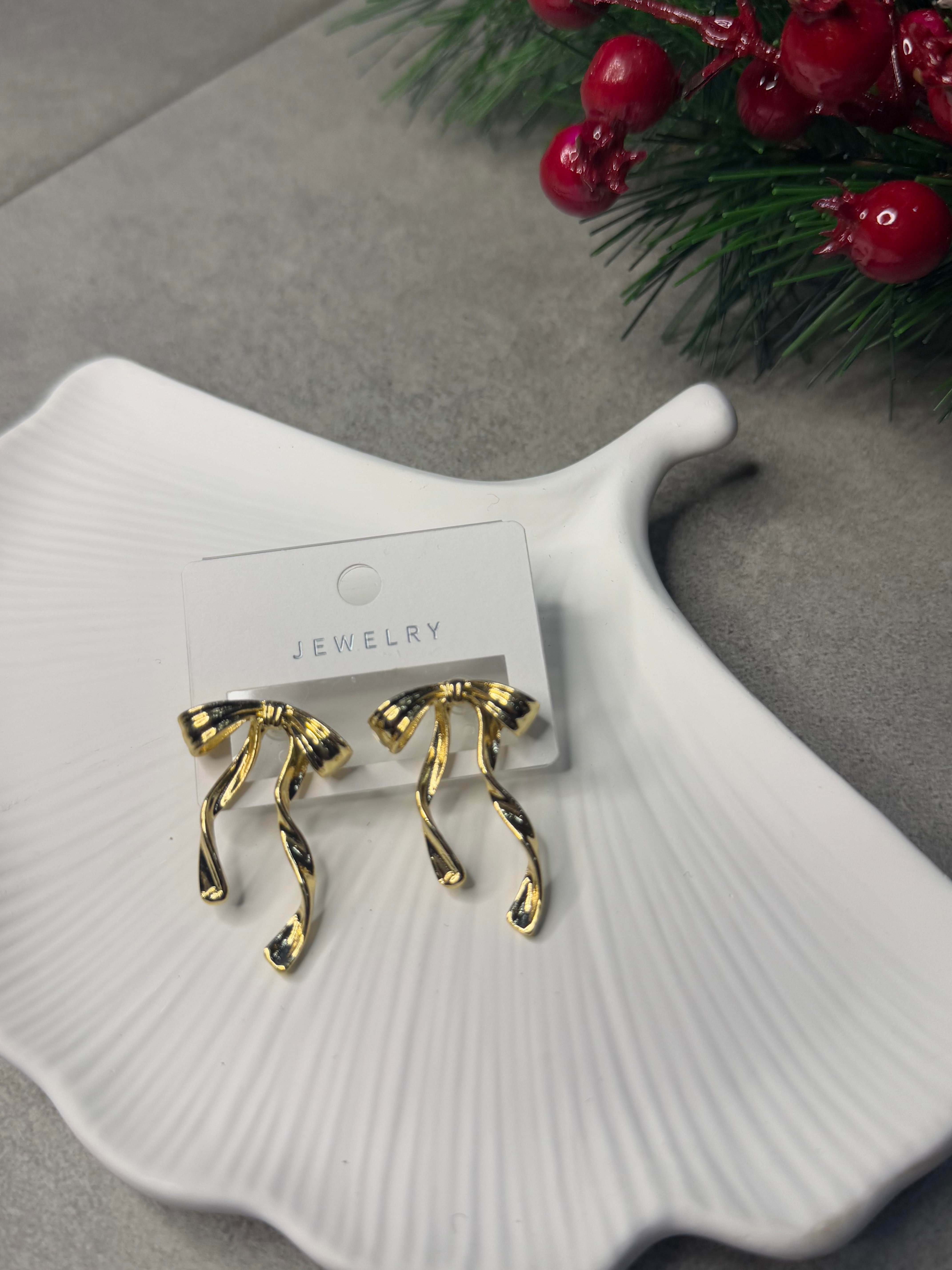 Gold Fiyonk Küpe