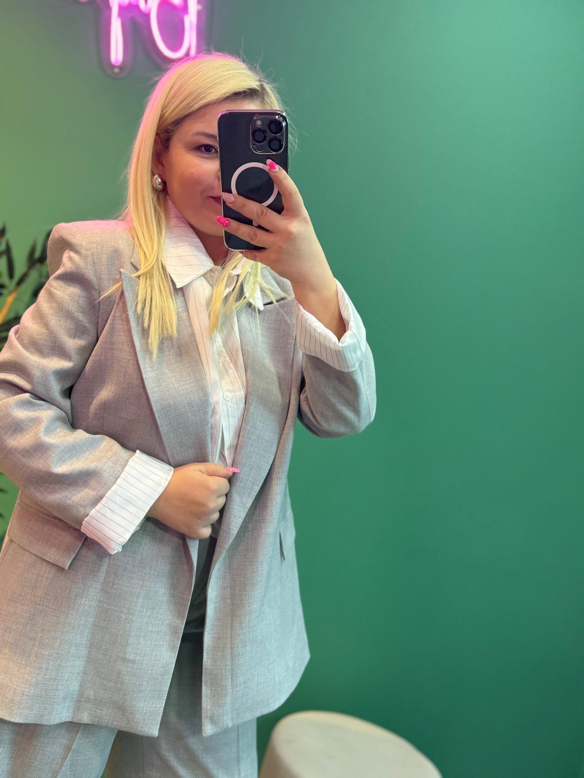 Gri Blazer Ceketli Üçlü Takım