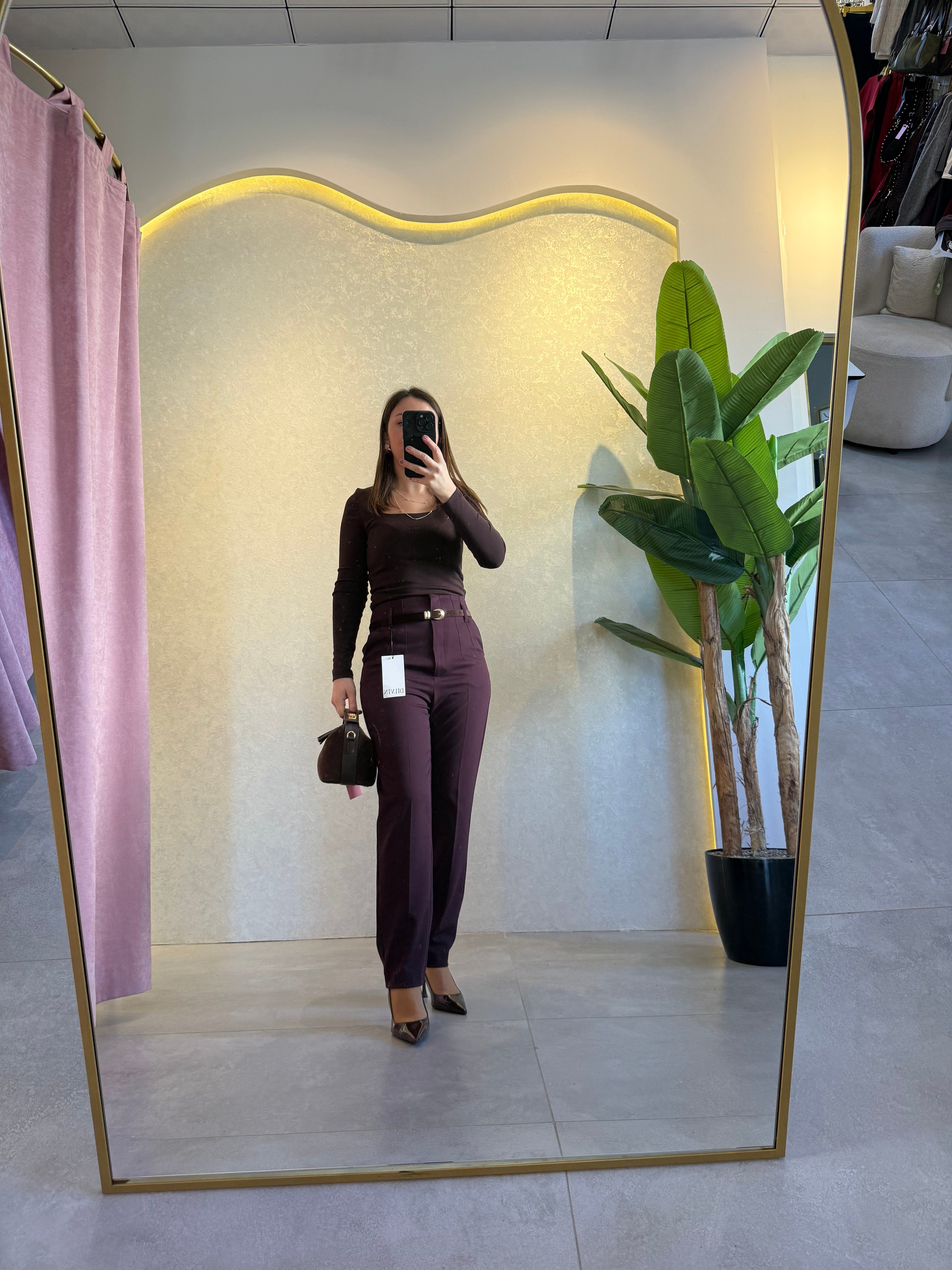 Kahve Kare Yaka Basıc Body