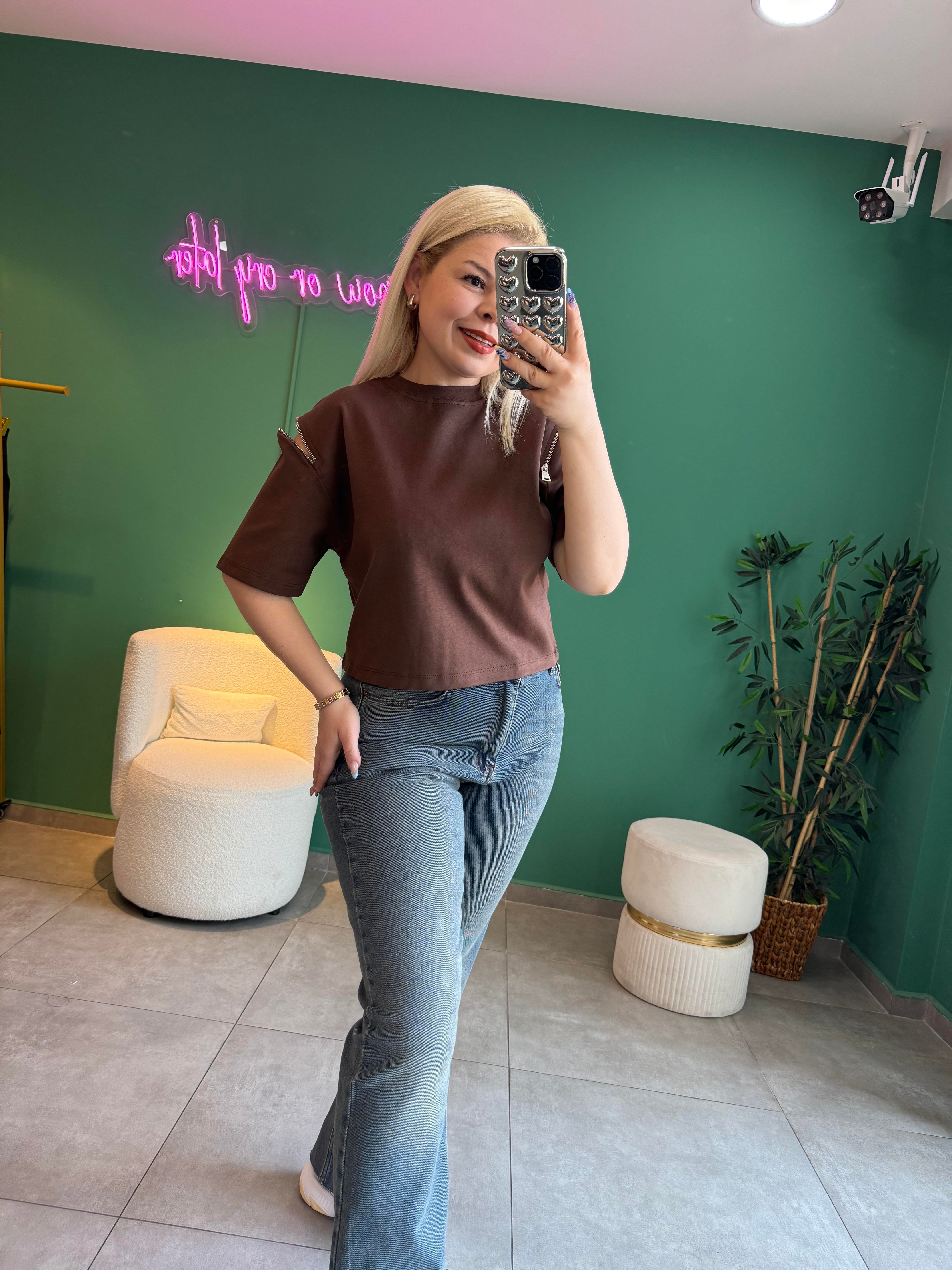 Kahve Koldan Fermuarlı Tişört