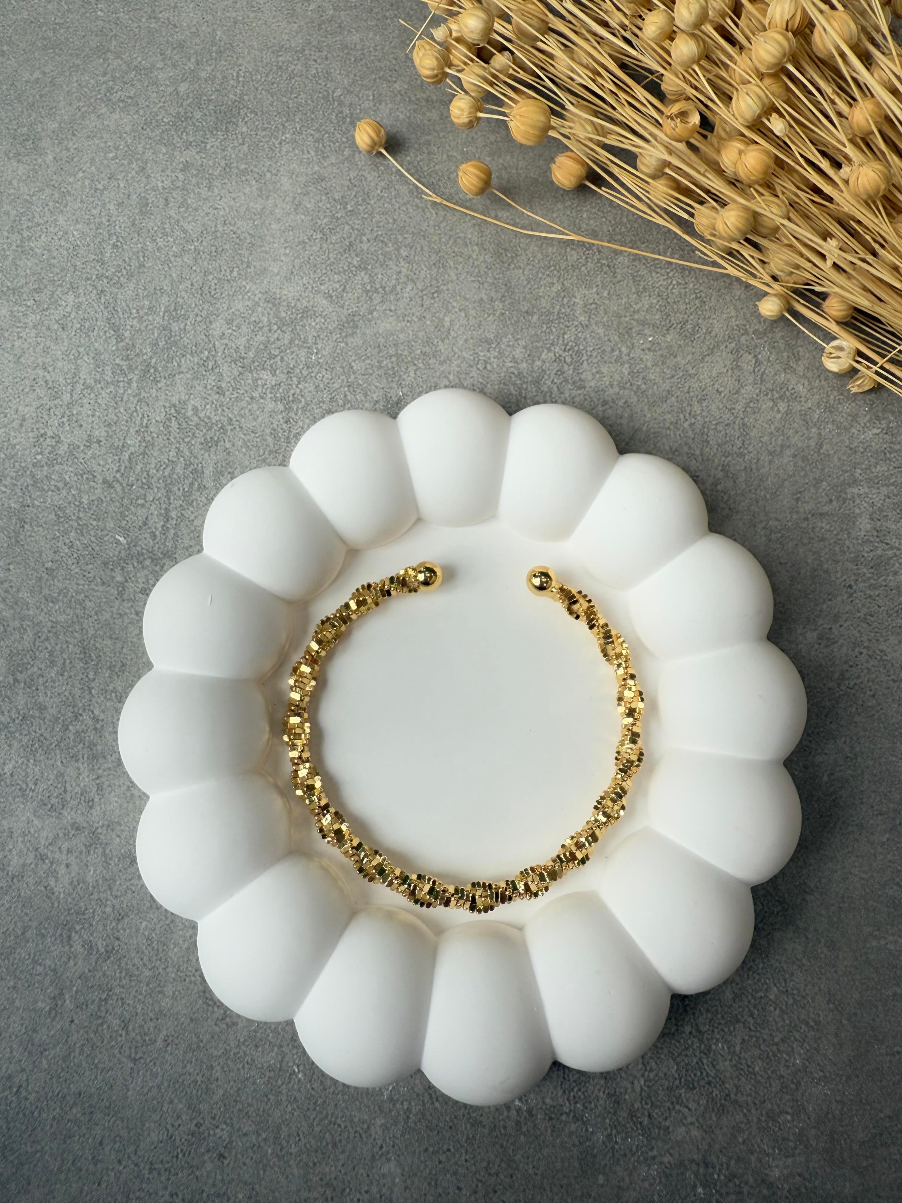 Kırçıllı Burgulu Gold Kelepçe