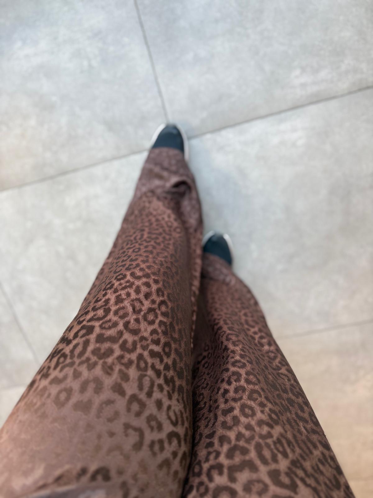 Leopar Desenli Jakarlı Kahve Pantolon