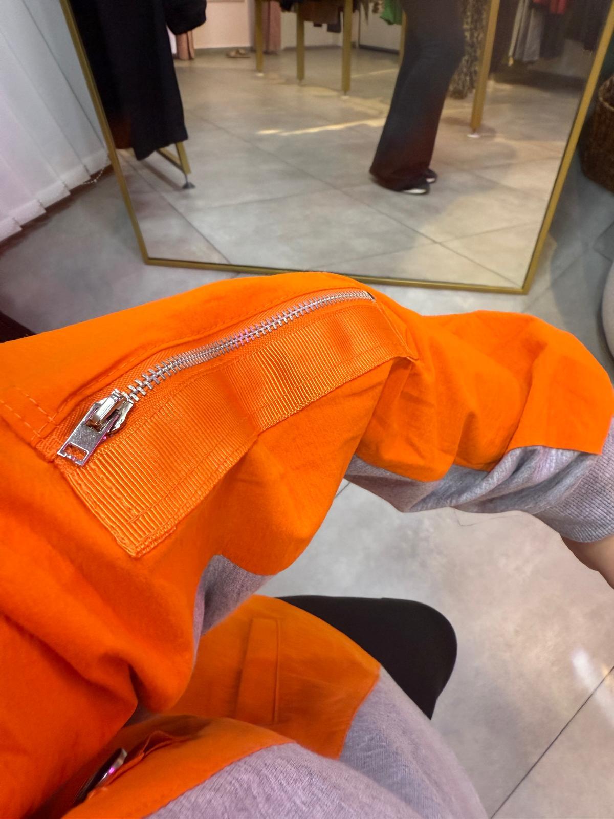 Paraşüt Kumaş Detaylı Turuncu Sweatshirt