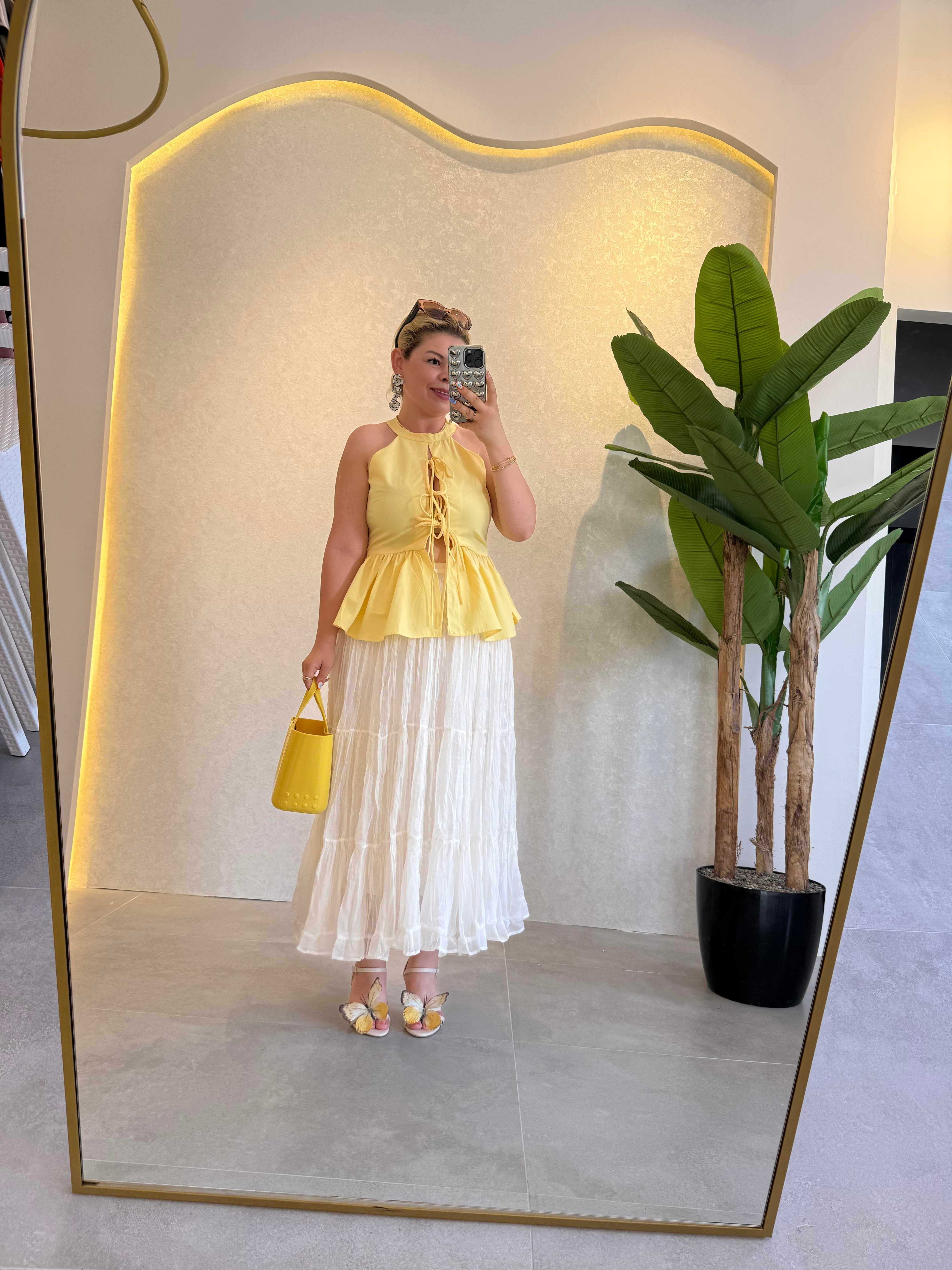 Sarı Önü Fiyonk Detaylı Bluz