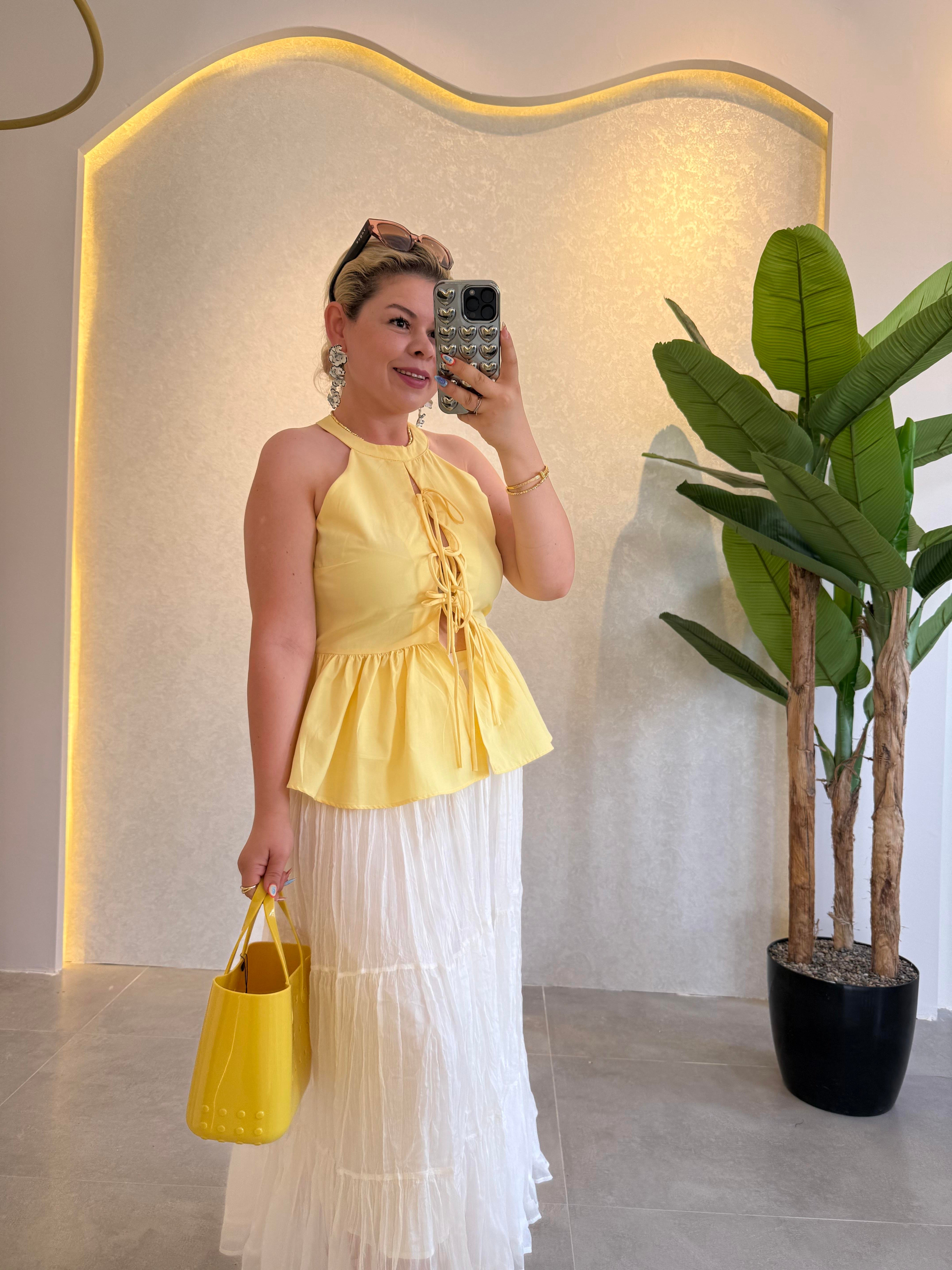 Sarı Önü Fiyonk Detaylı Bluz