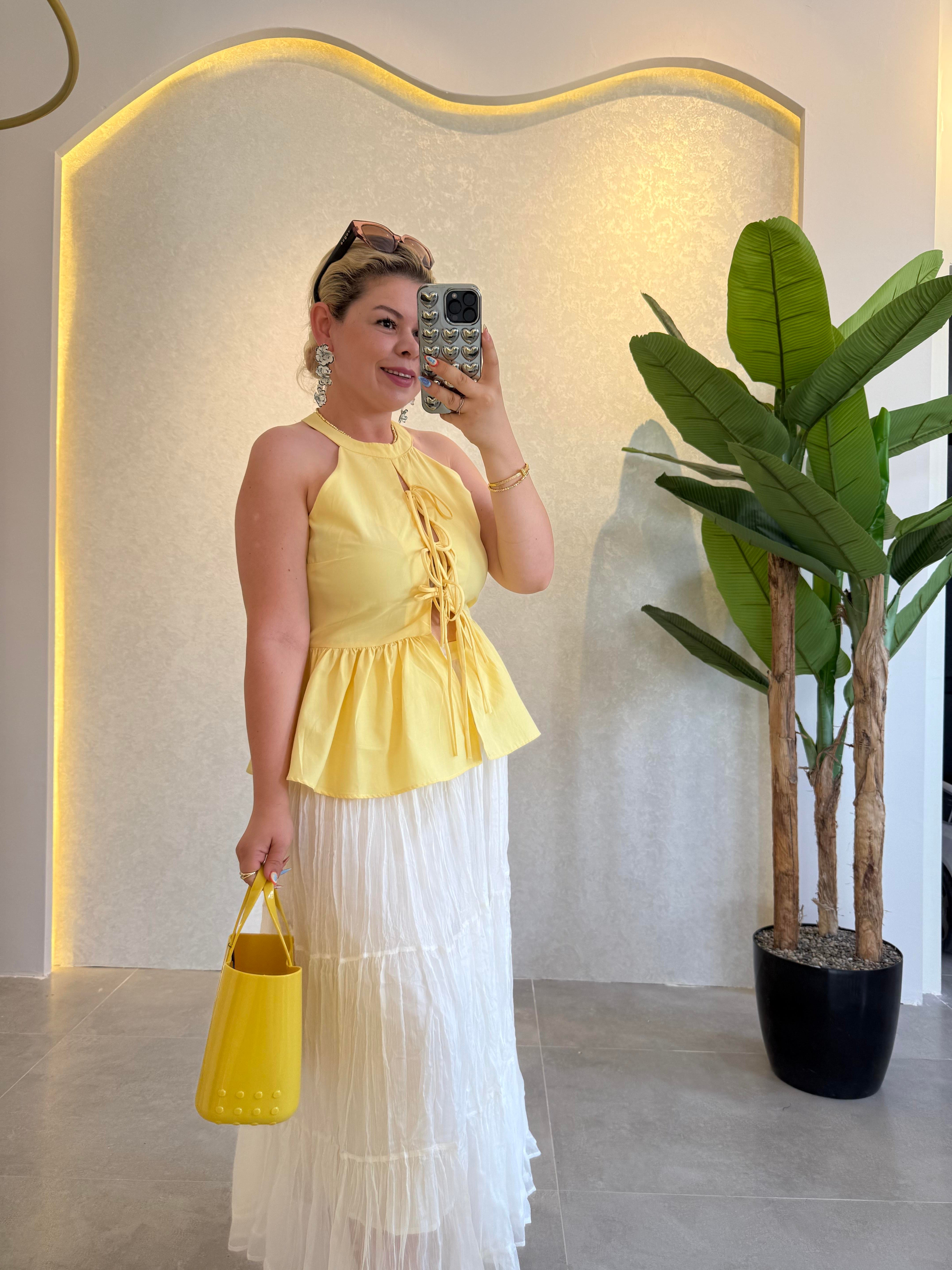Sarı Önü Fiyonk Detaylı Bluz