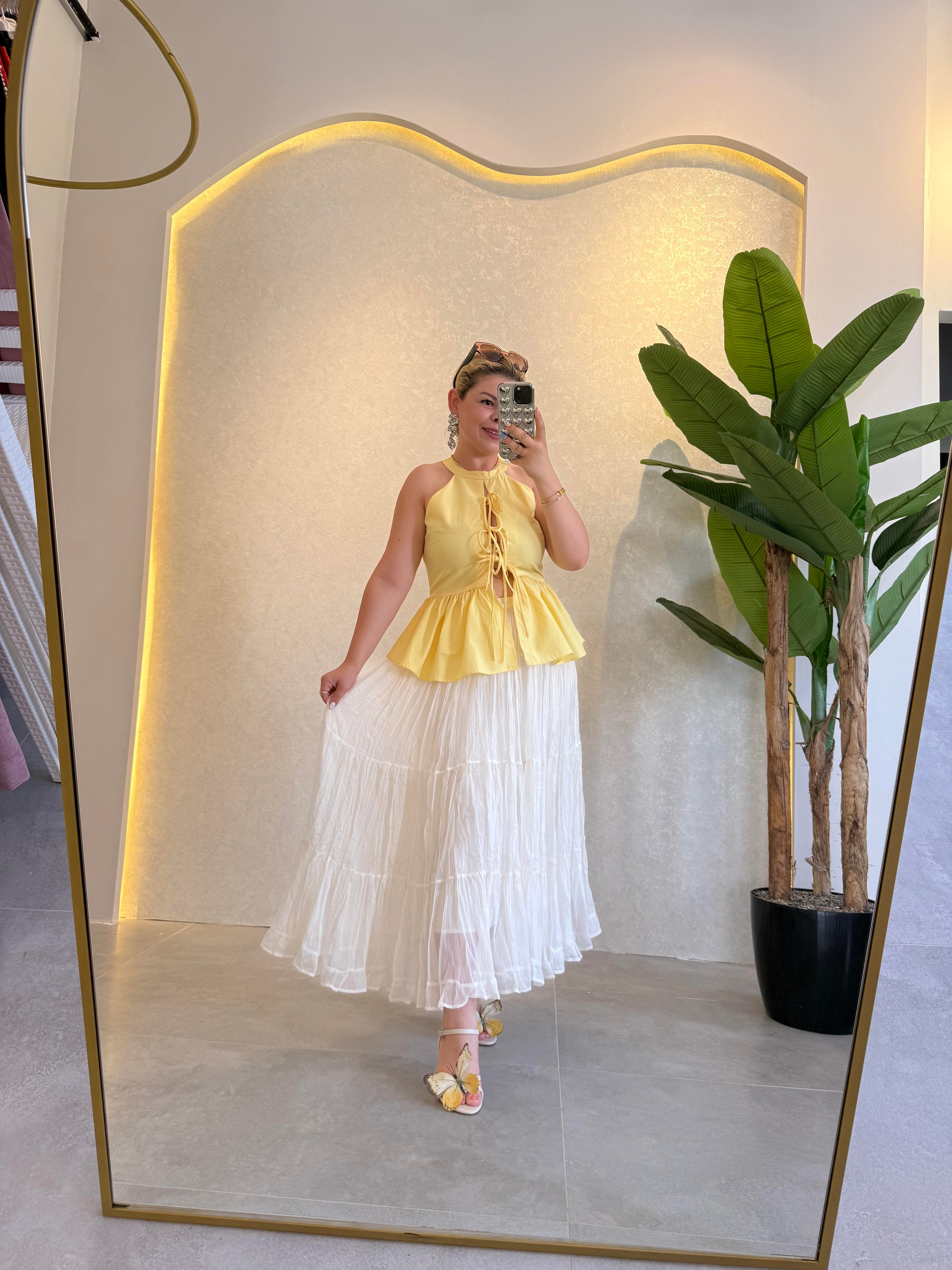 Sarı Önü Fiyonk Detaylı Bluz