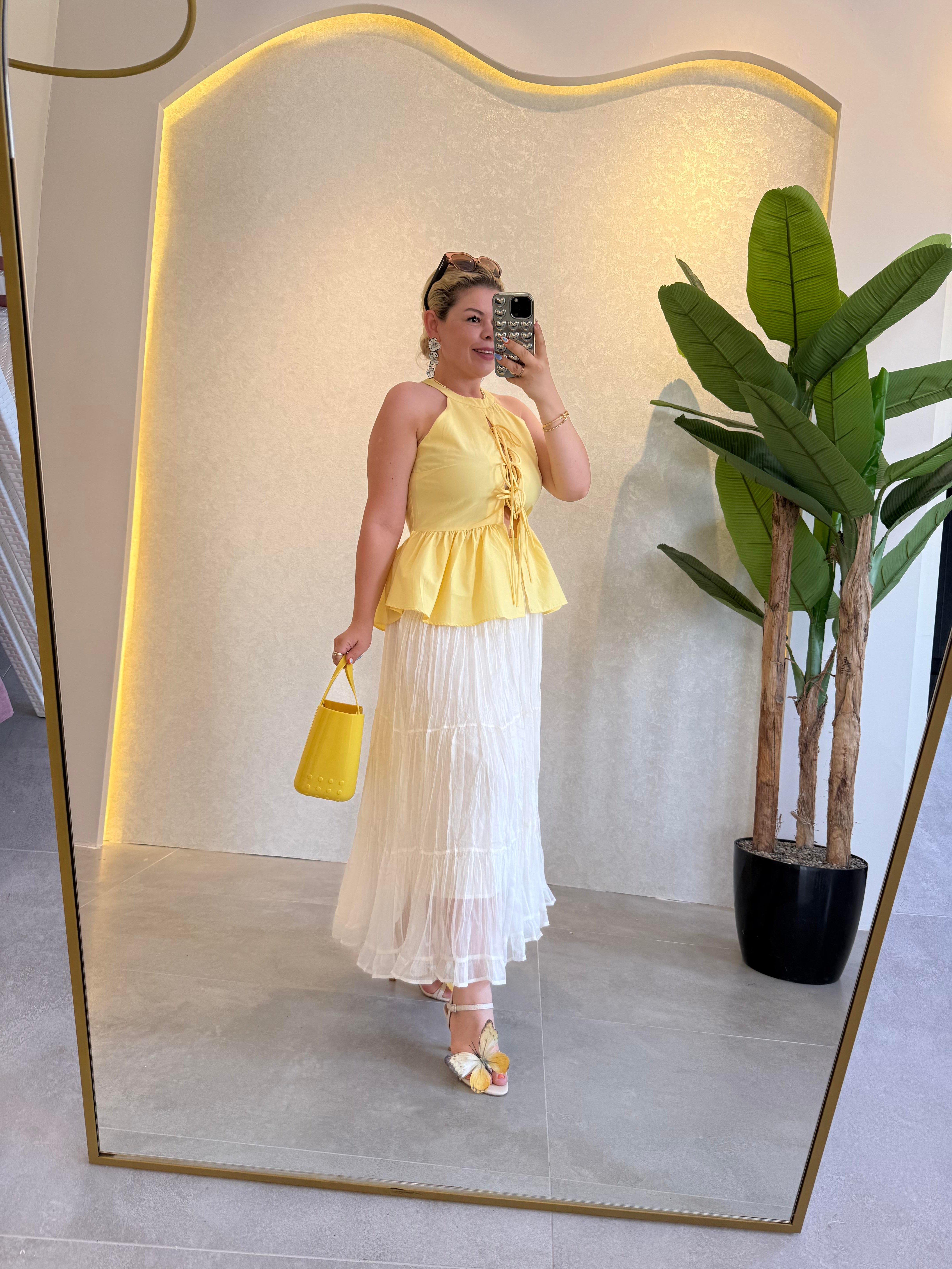 Sarı Önü Fiyonk Detaylı Bluz