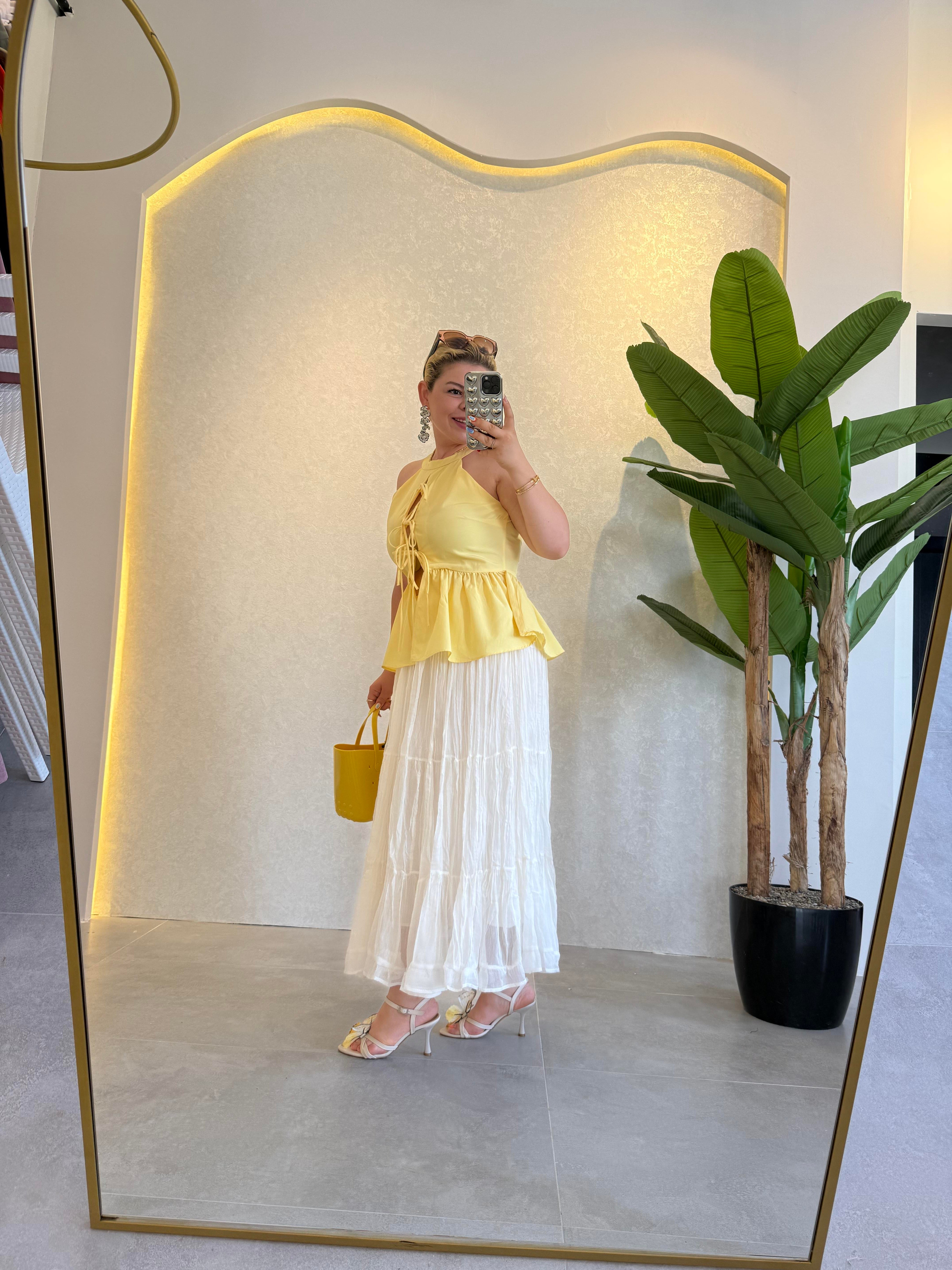 Sarı Önü Fiyonk Detaylı Bluz