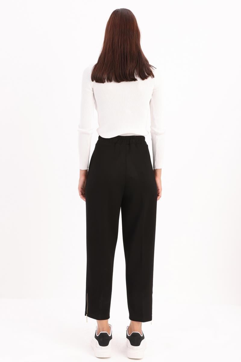 Siyah Paçası Fermuarlı Pantalon