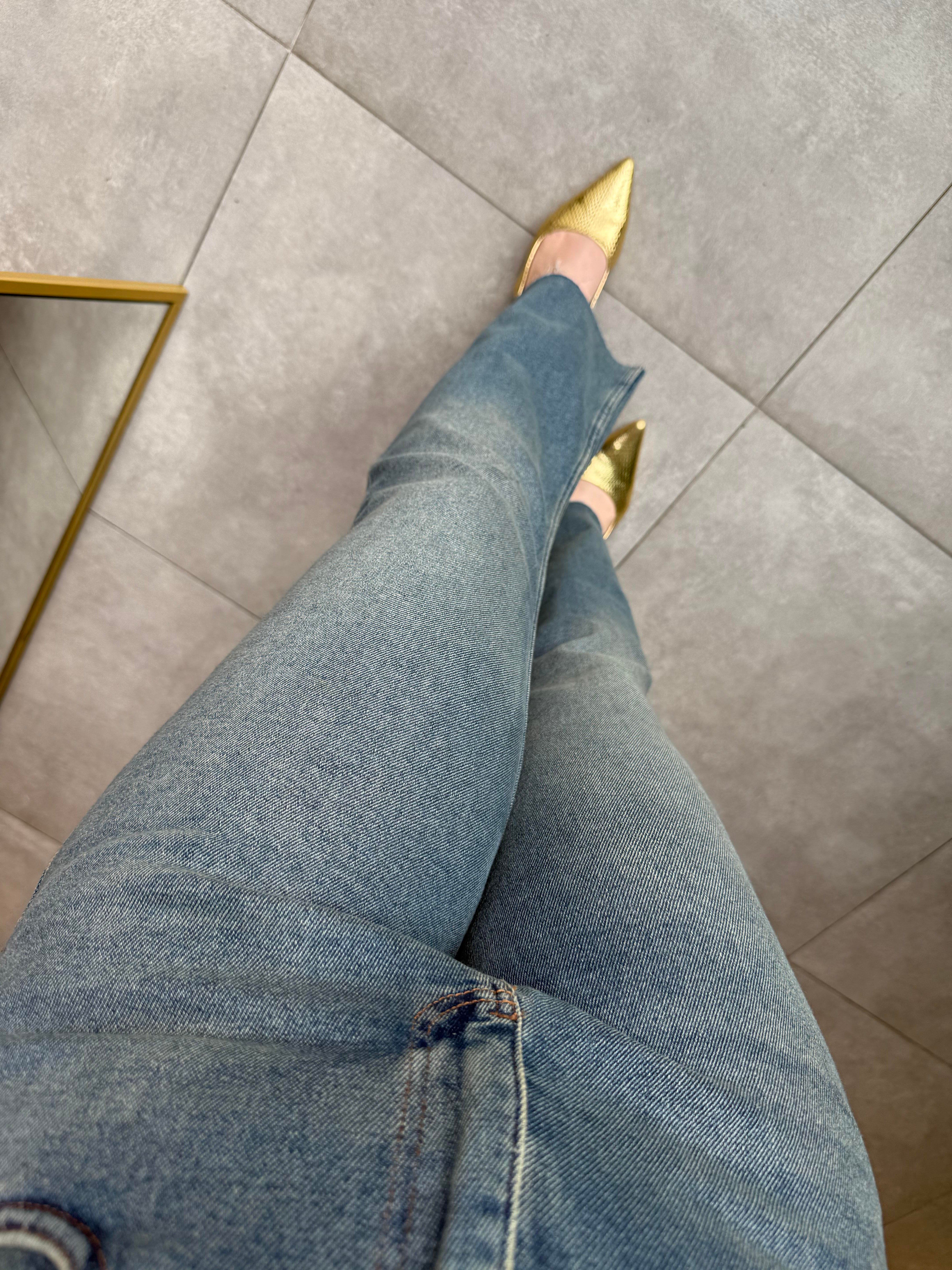 Yıkamalı Kesik Paça Jean Pantolon