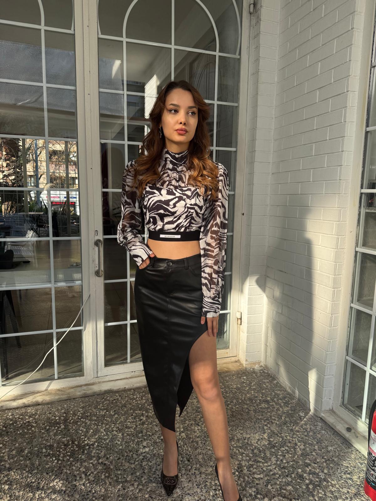 Zebra Desenli Crop Bluz