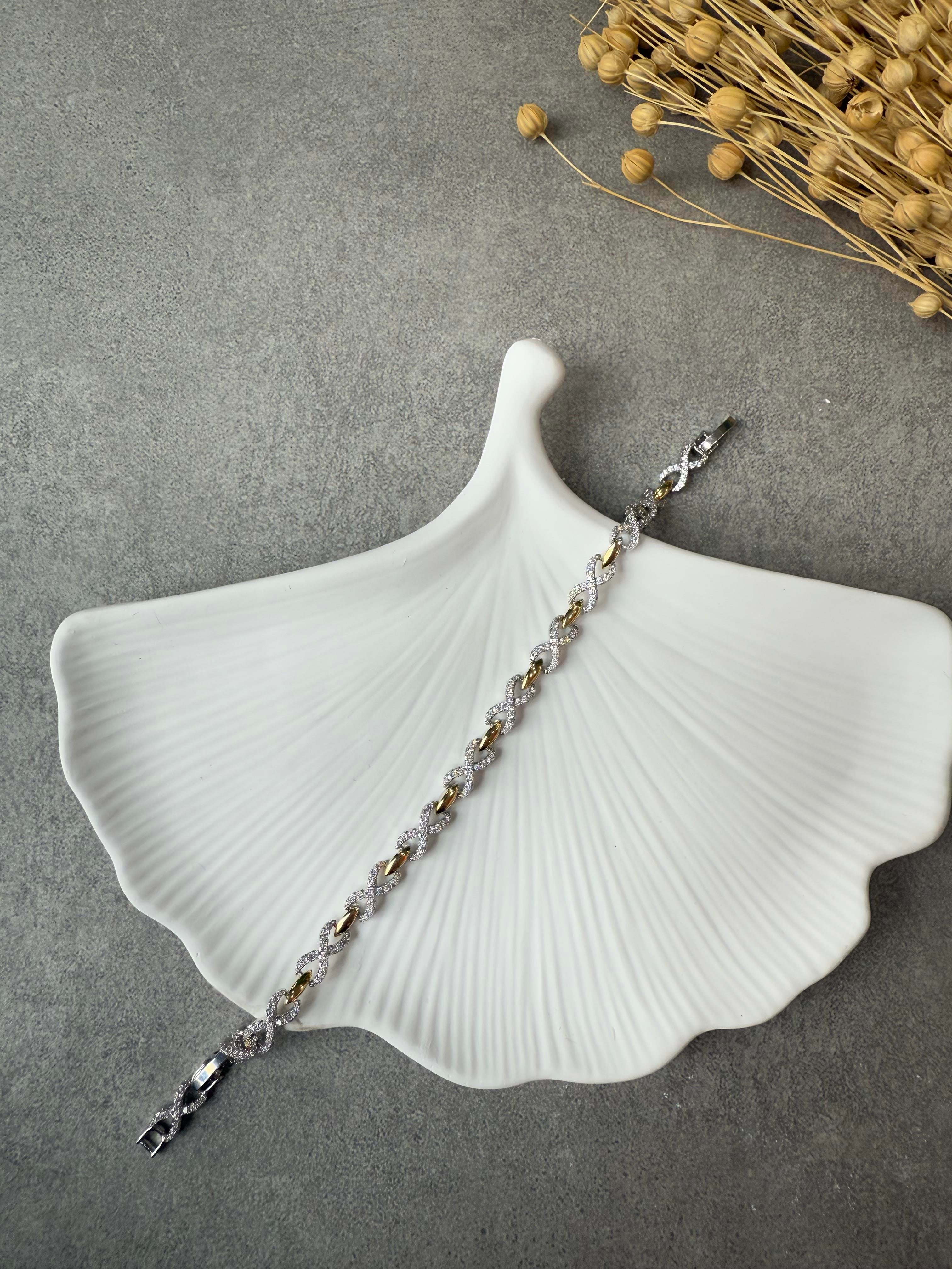 Zirkon Taşlı Sonsuzluk Model Bileklik