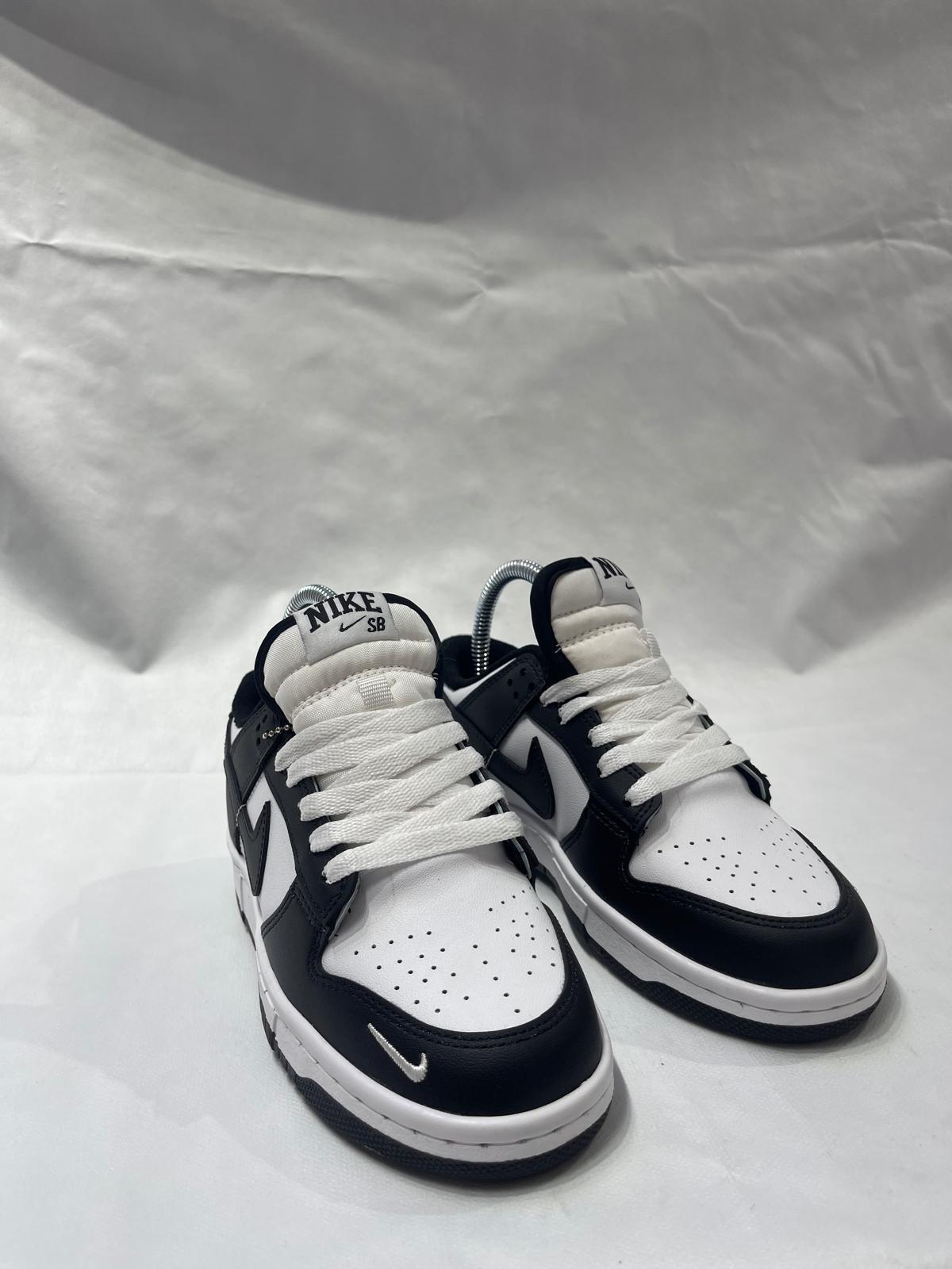 NIKE DUNK 