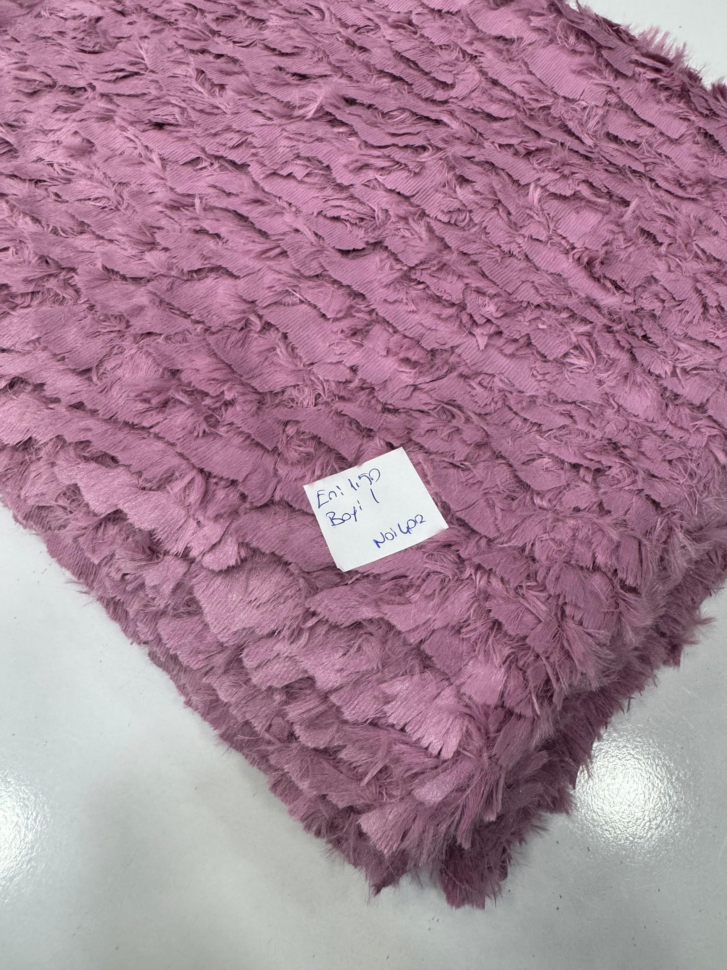402 Peluş Kumaş