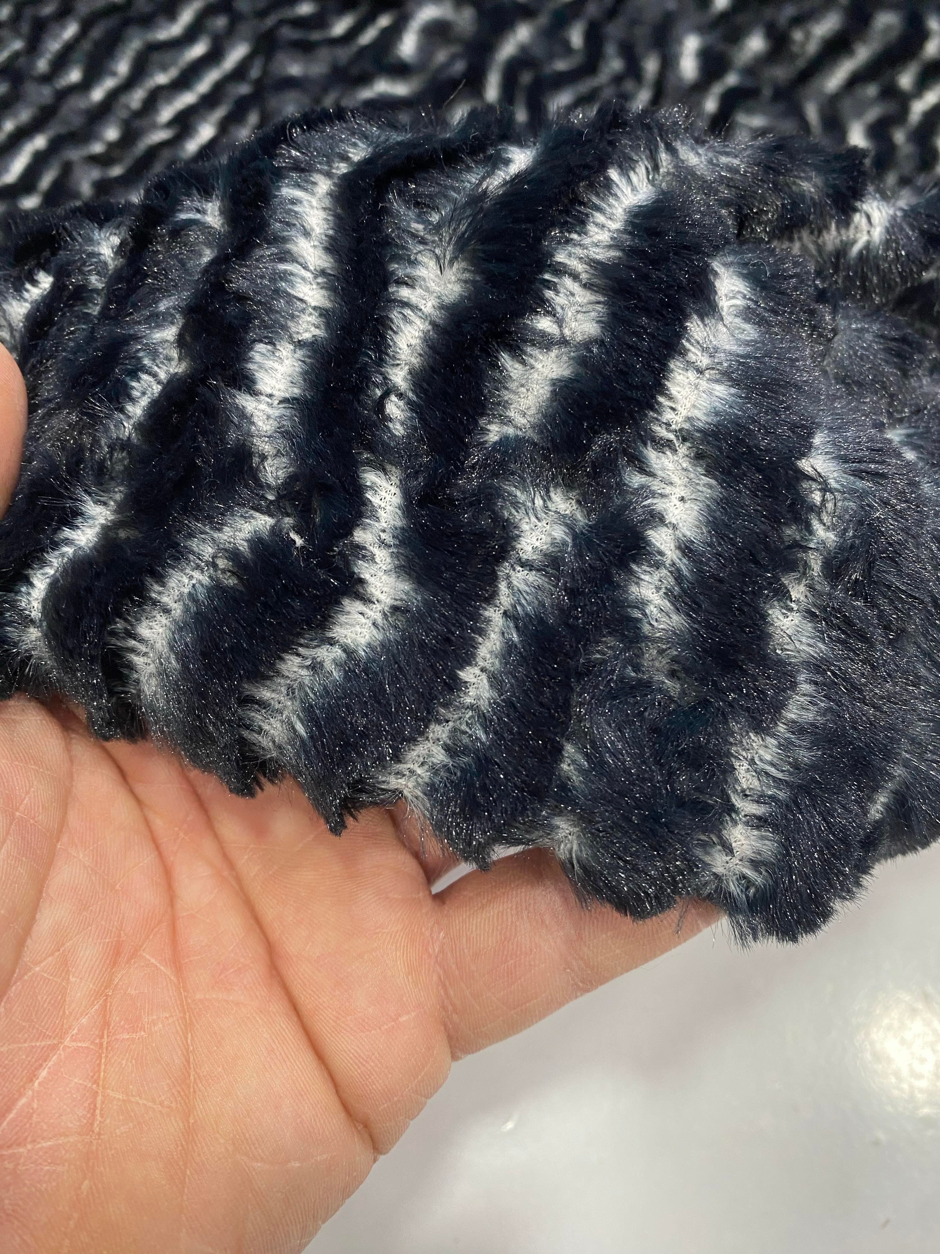 Zigzag Desenli Peluş Kumaş