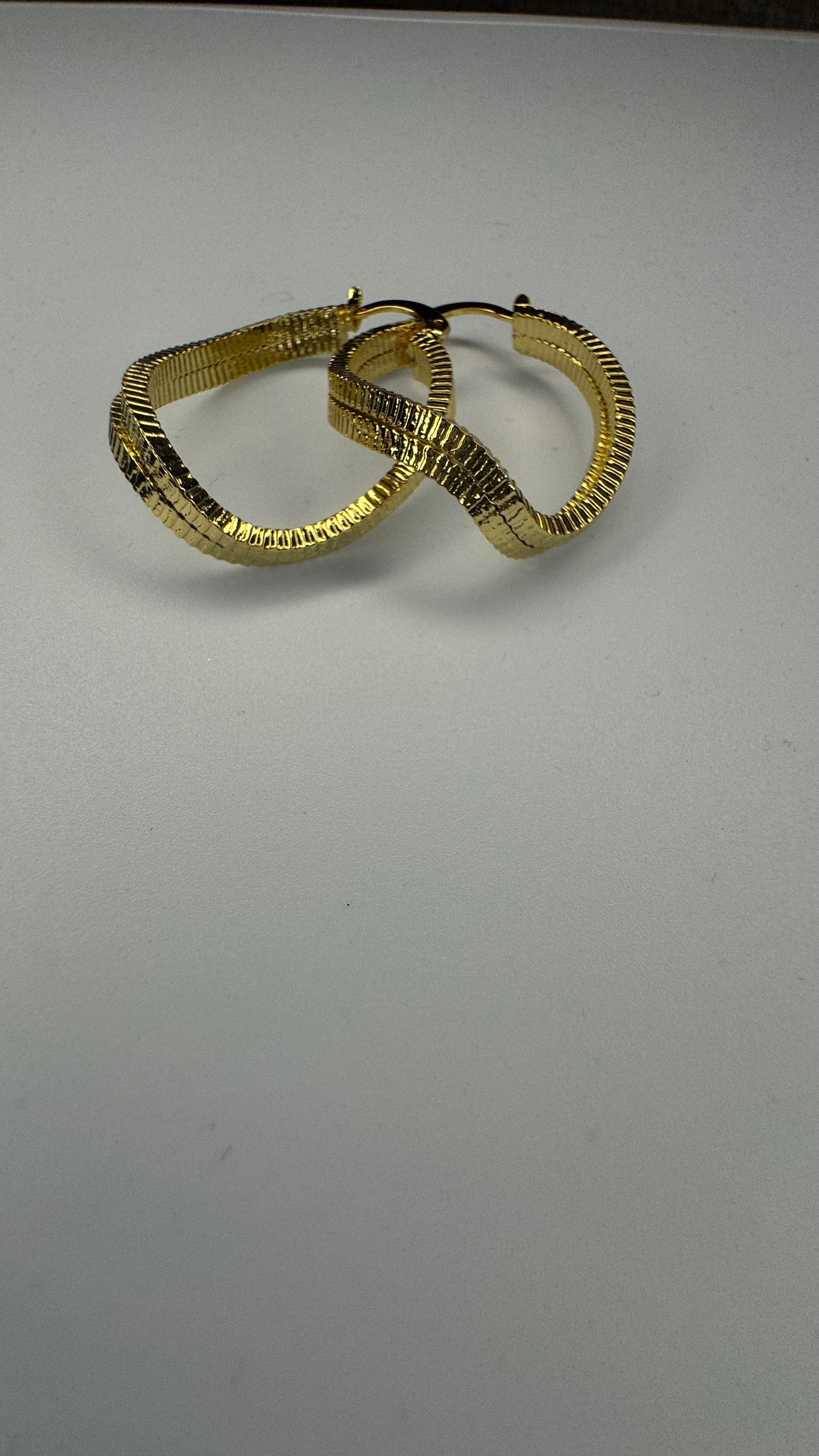 GOLD KAPLAMA KIVRIMLI SARKIT OVAL KÜPE 