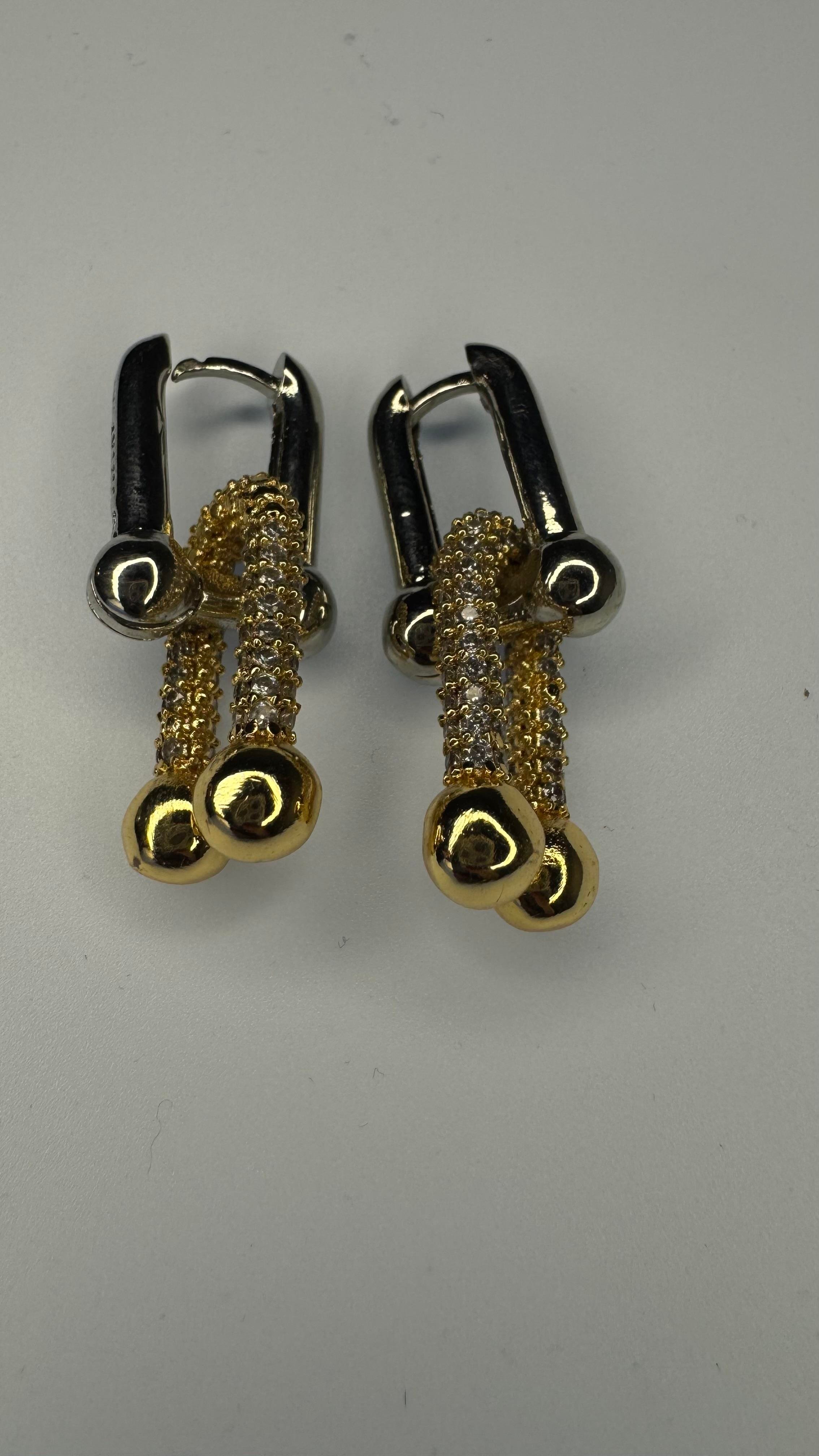 GOLD&SİLVER KAPLAMA GEÇMELİ NAL KÜPE 