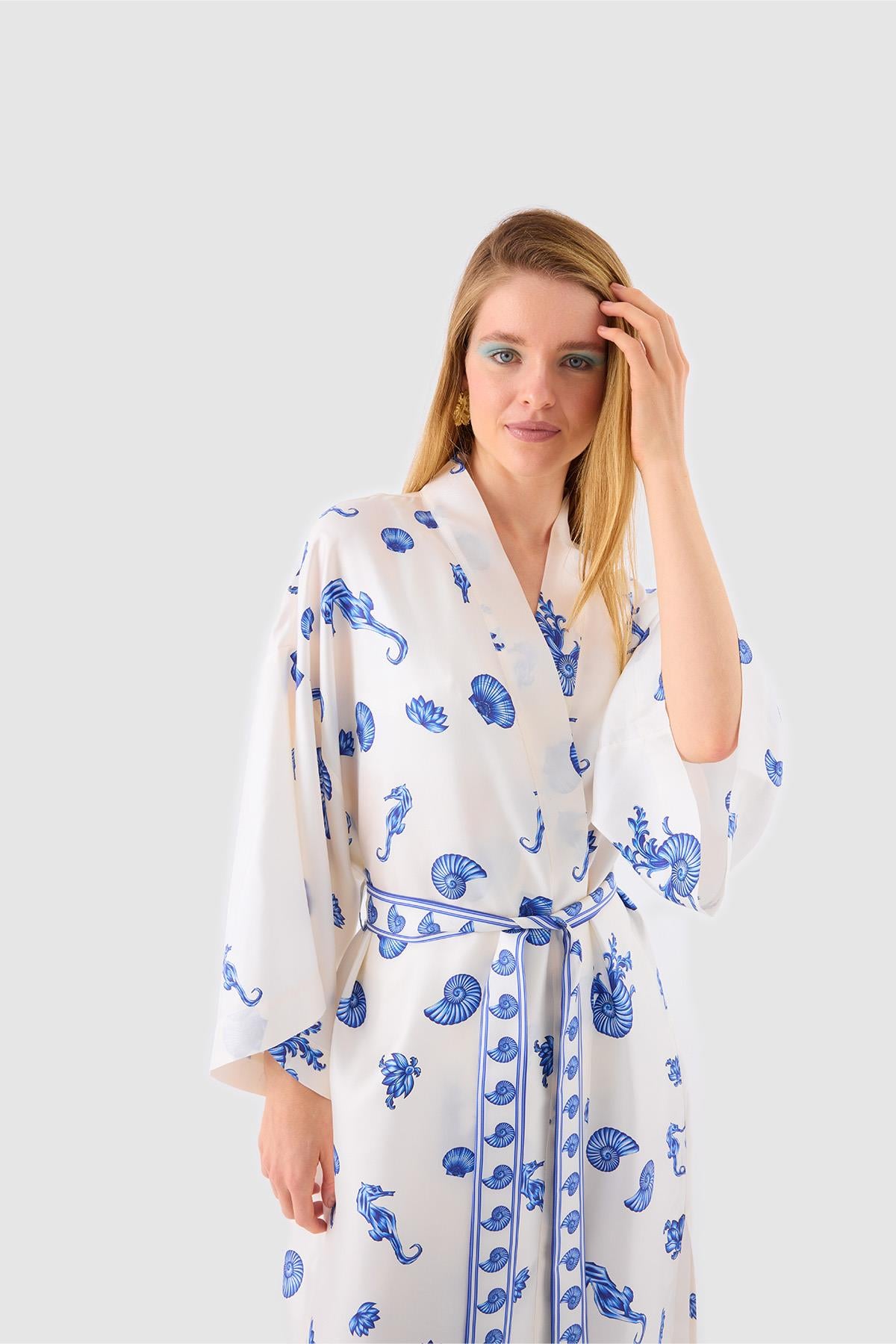 Sophisticated Blue Blanc, White Kimono