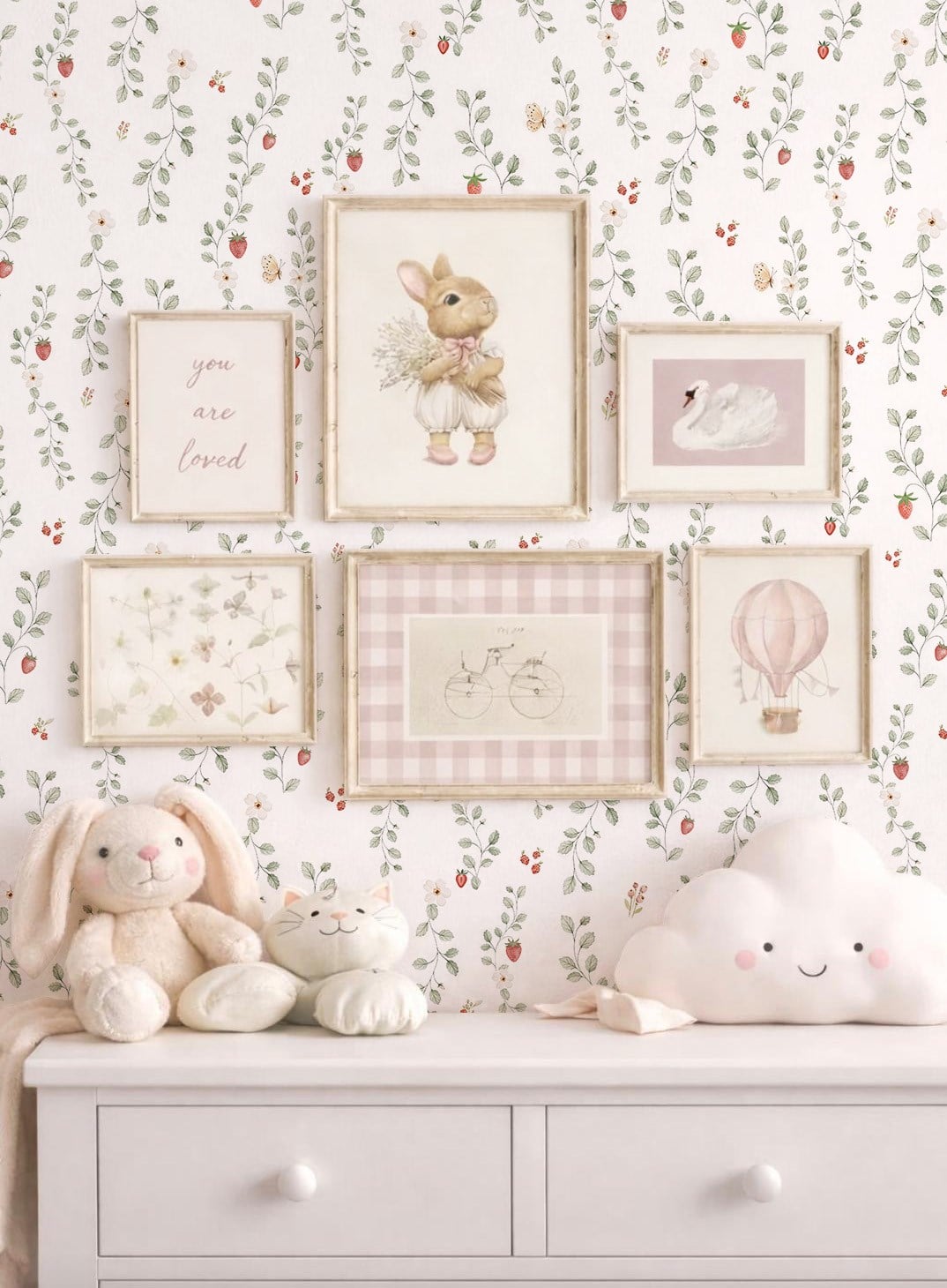 Çilekler ve Sarmal Yapraklar Bebek & Çocuk Odası Duvar Kağıdı