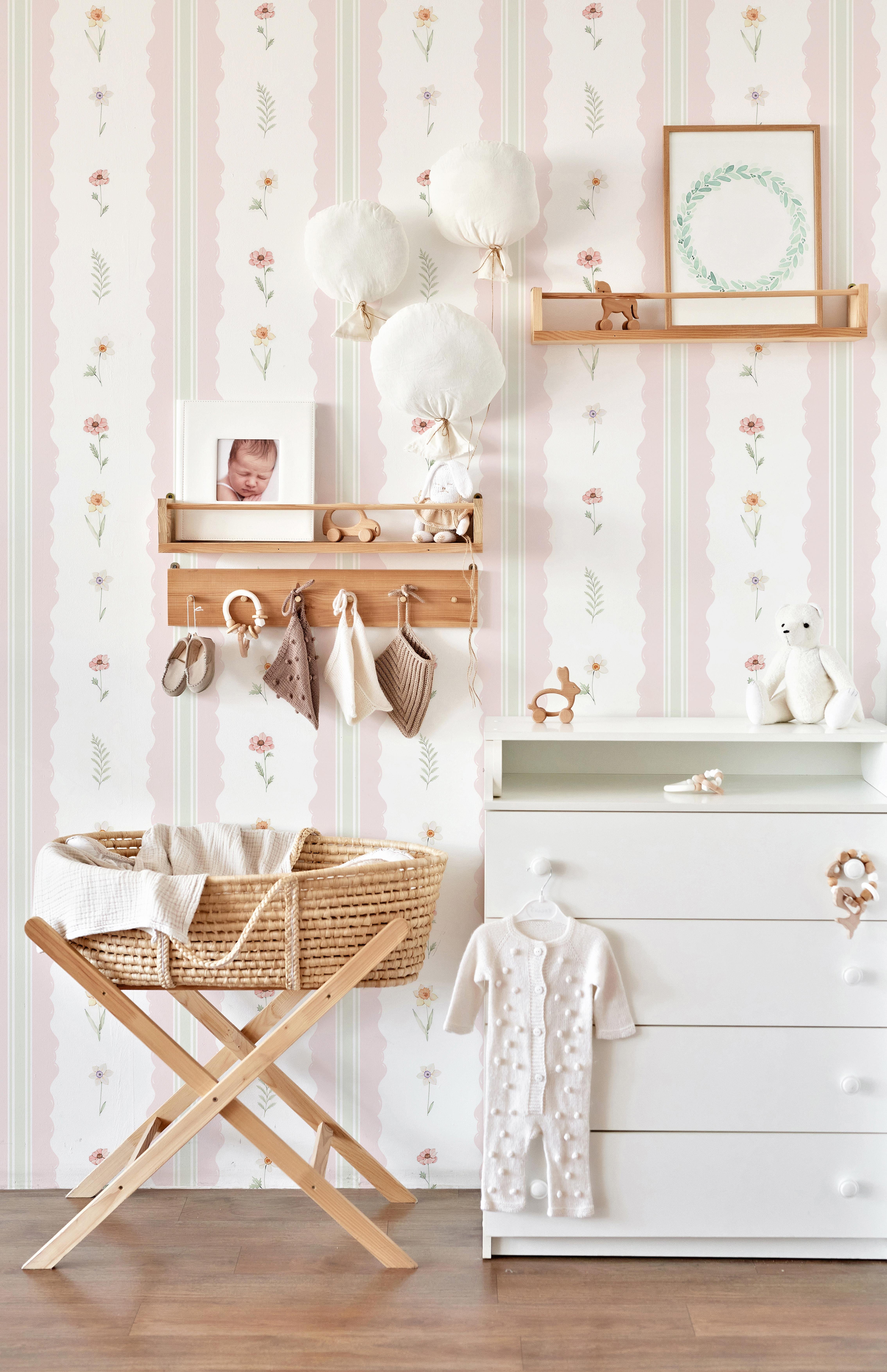 Pembe Dalgalı Şeritler ve Minimal Çiçekler Bordür Desen Pastel Tonlar Bebek & Çocuk Odası Duvar Kağıdı