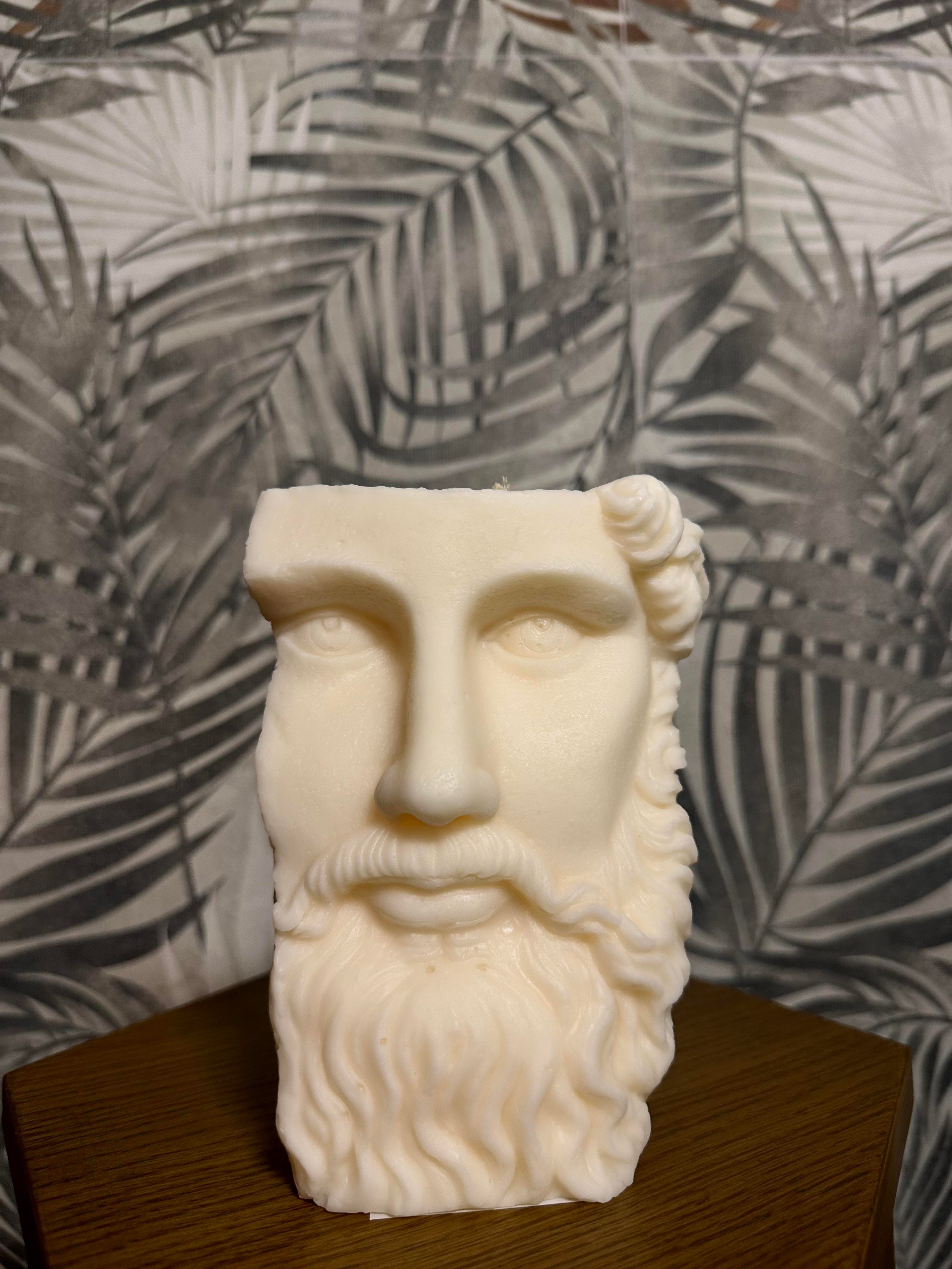 ZEUS HEYKELİ