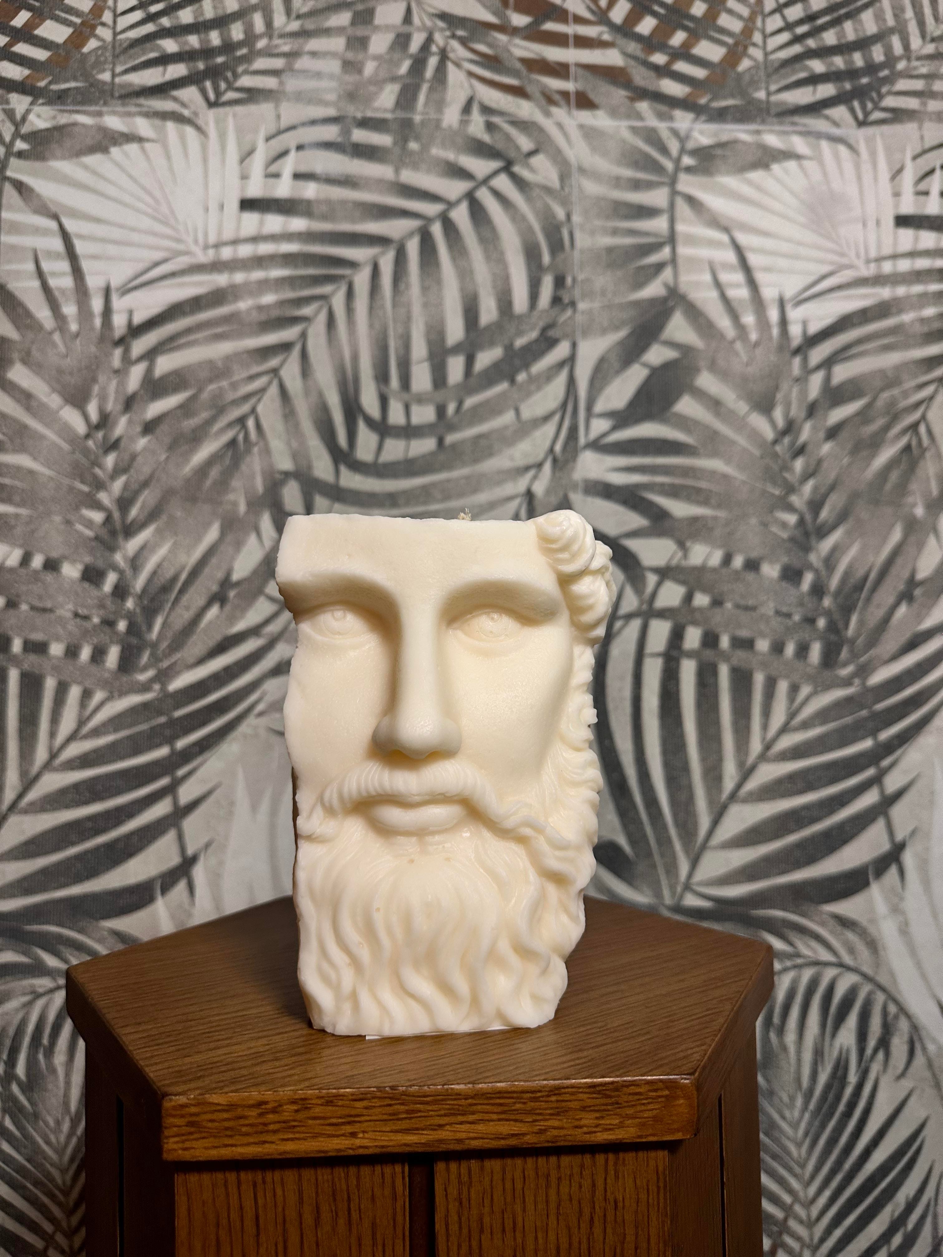 ZEUS HEYKELİ