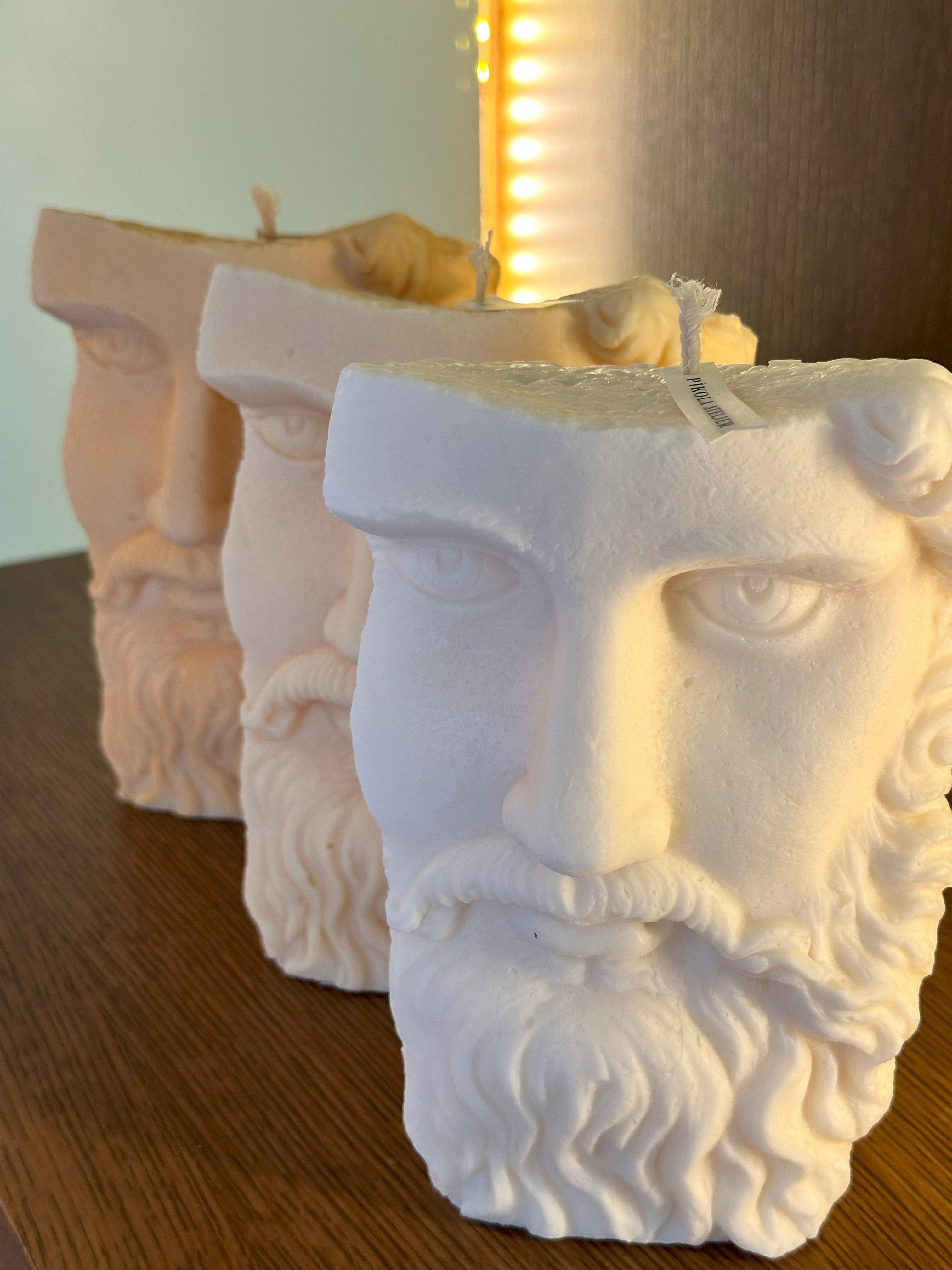 ZEUS HEYKELİ