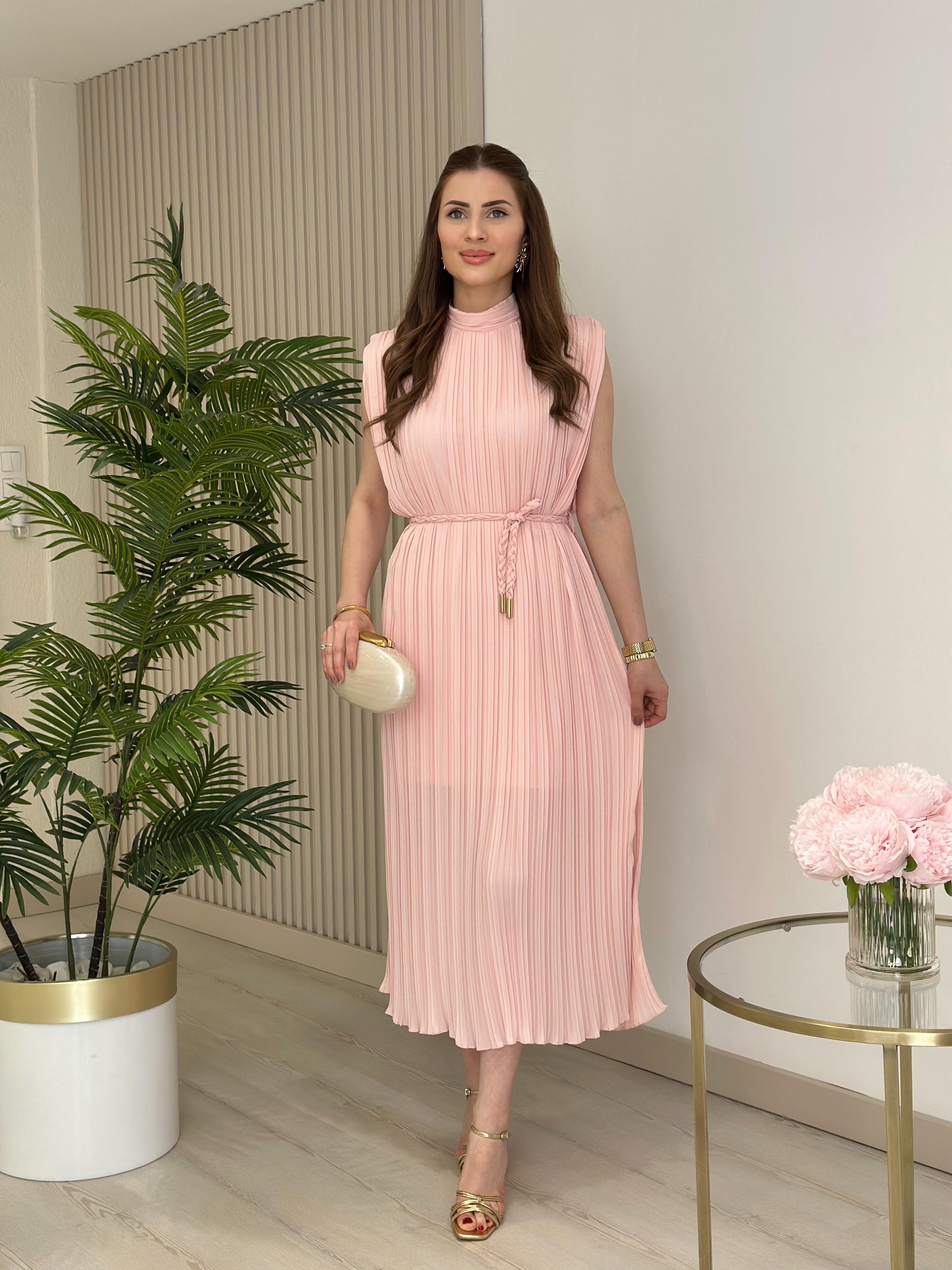 Dik Yaka Piliseli Elbise Pudra