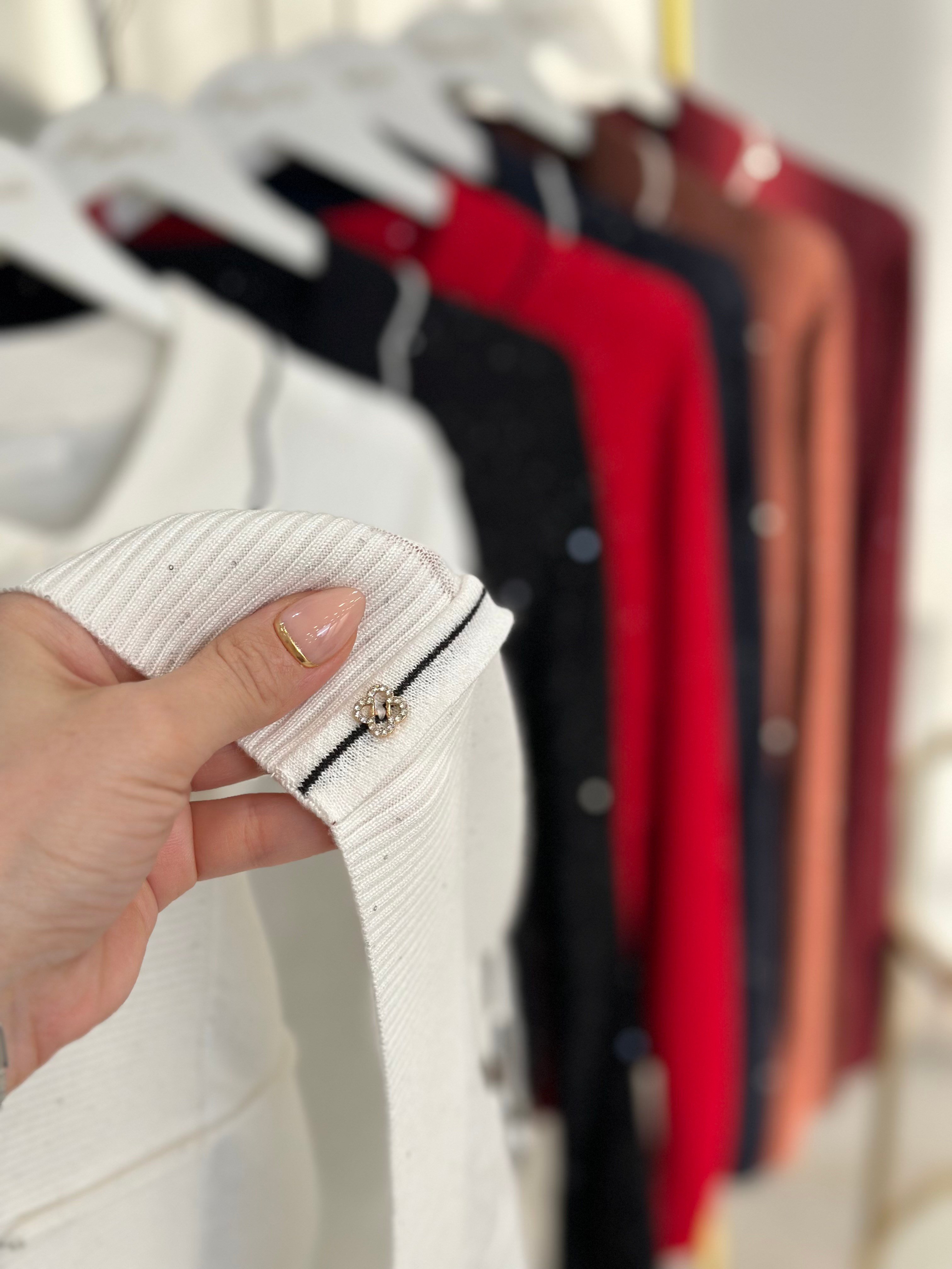 İtalyan İplik Premium Kalite Pul Detaylı Aksesuarlı Triko Beyaz