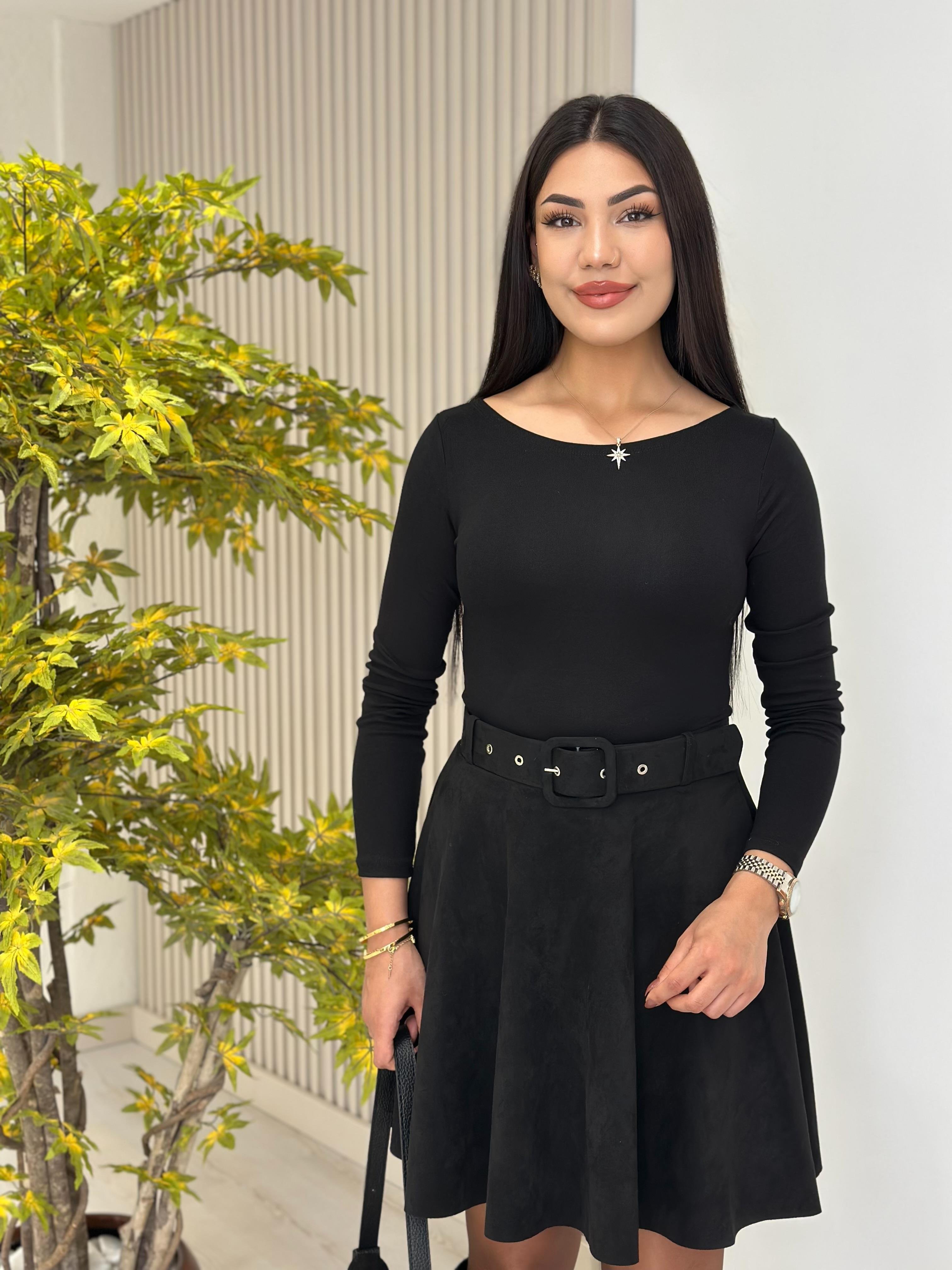 Kayık Yaka Likralı Basıc Siyah