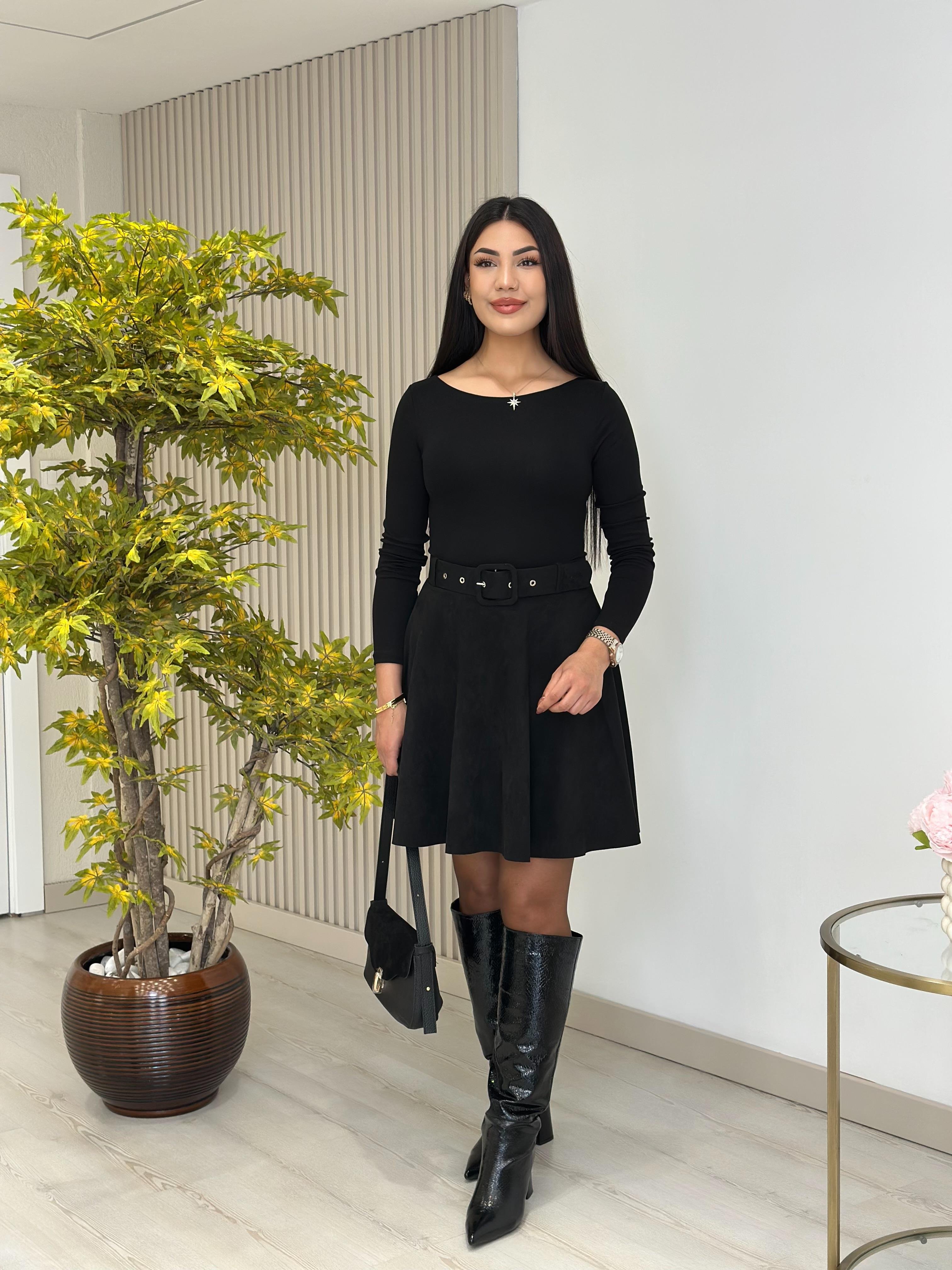 Kayık Yaka Likralı Basıc Siyah