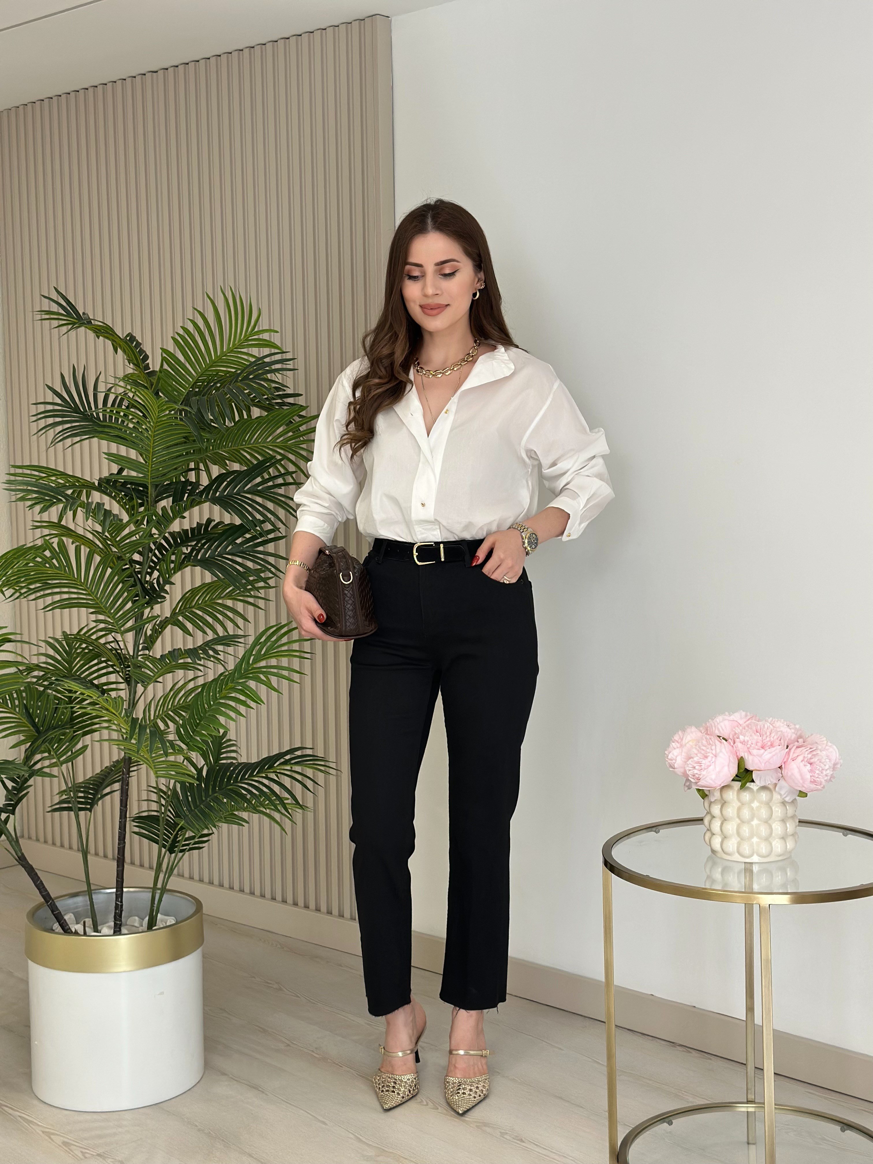 Kesik Paça Likralı Kemerli Jean Siyah