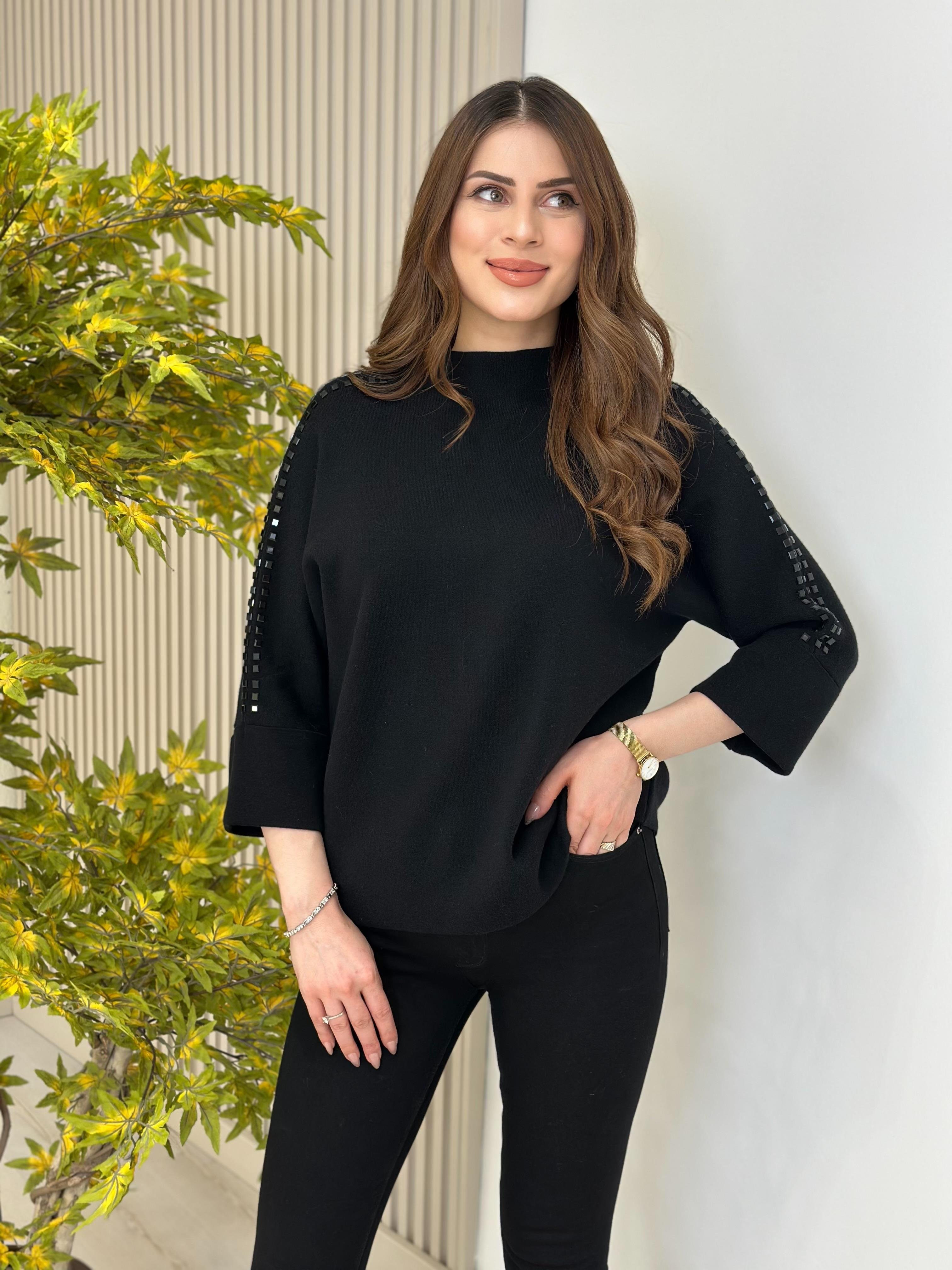 Kolları Taşlı Dik Yaka Çelik Örme Kazak Siyah