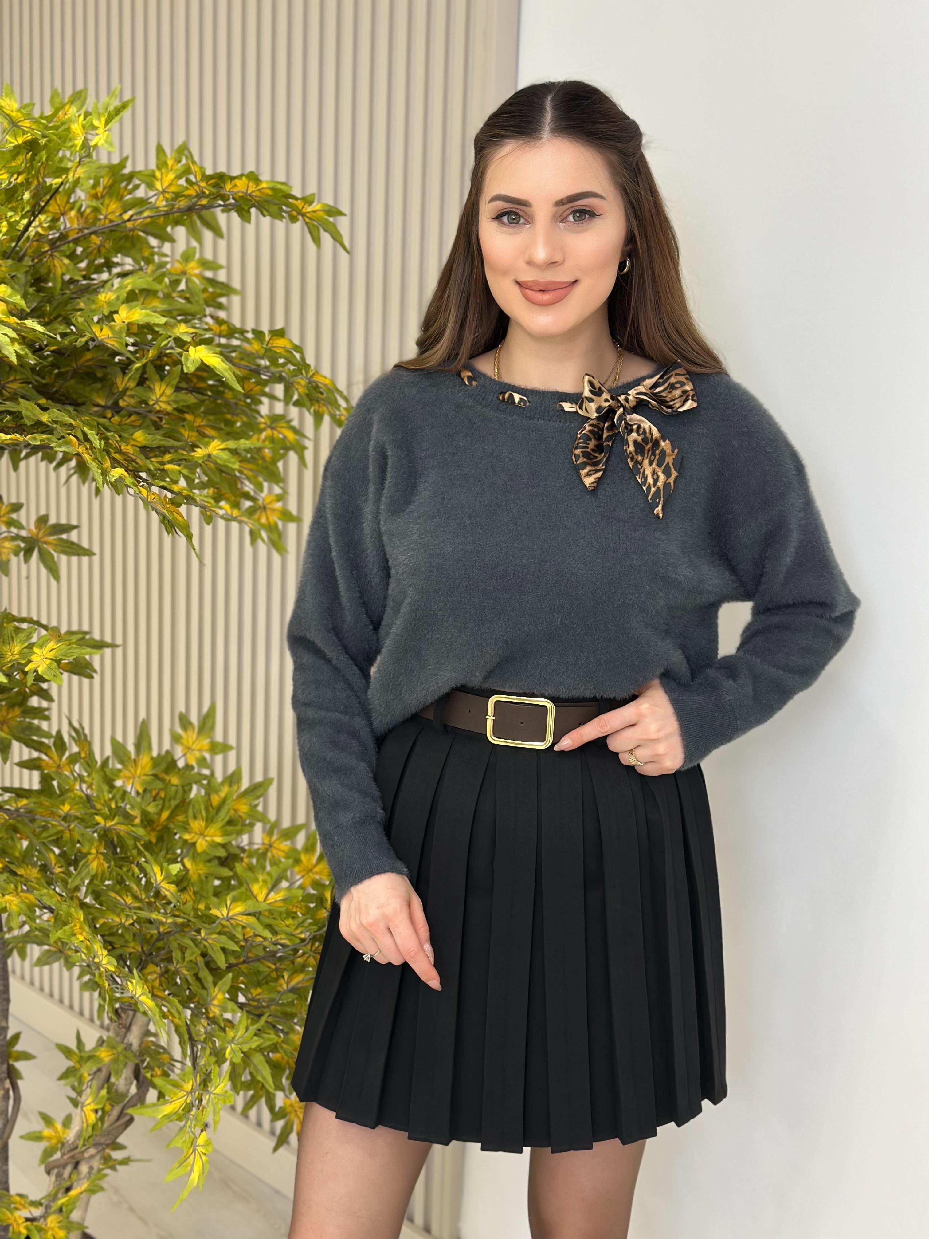 Leopar Fularlı Angora Kazak Füme