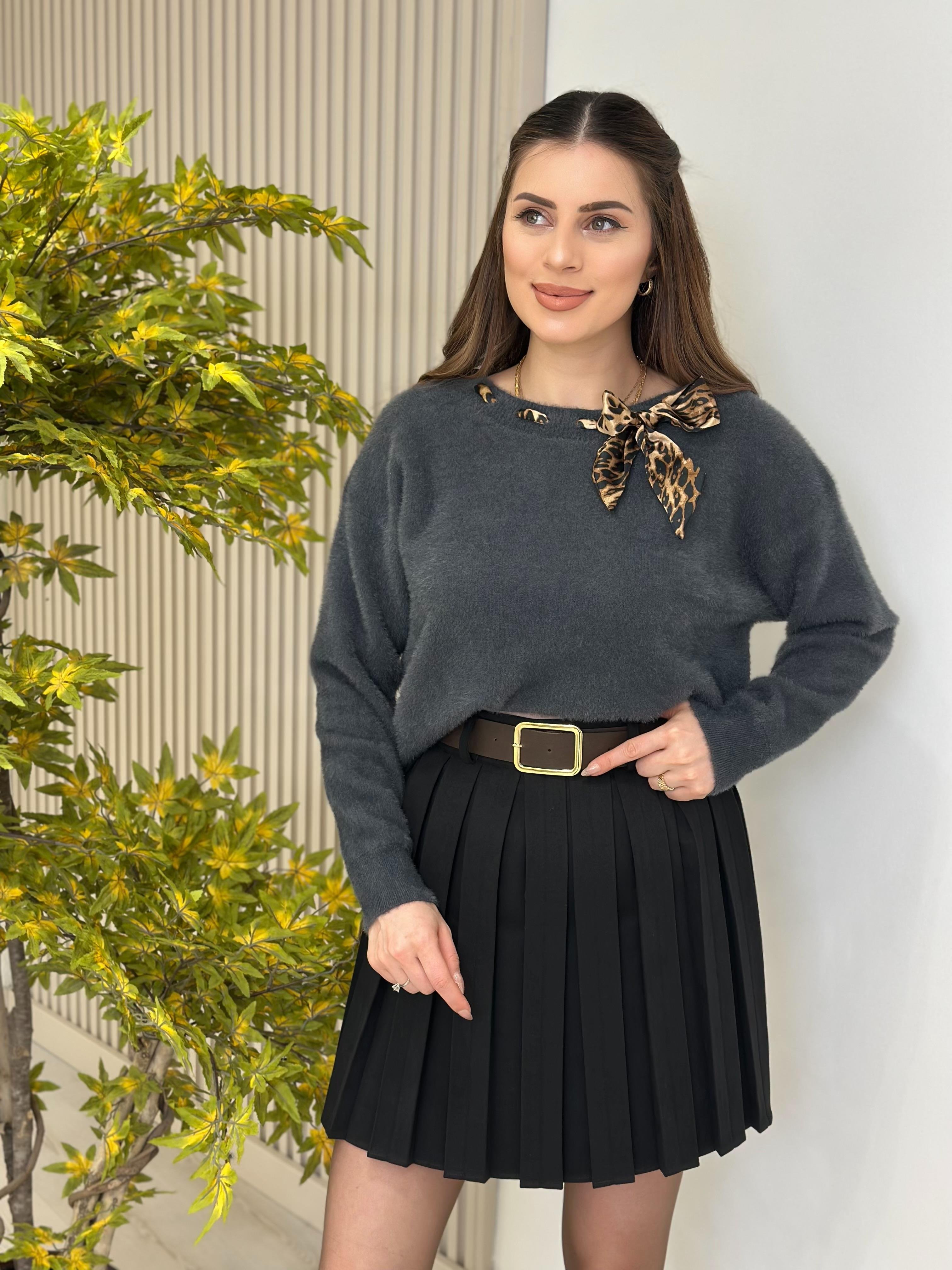 Leopar Fularlı Angora Kazak Füme