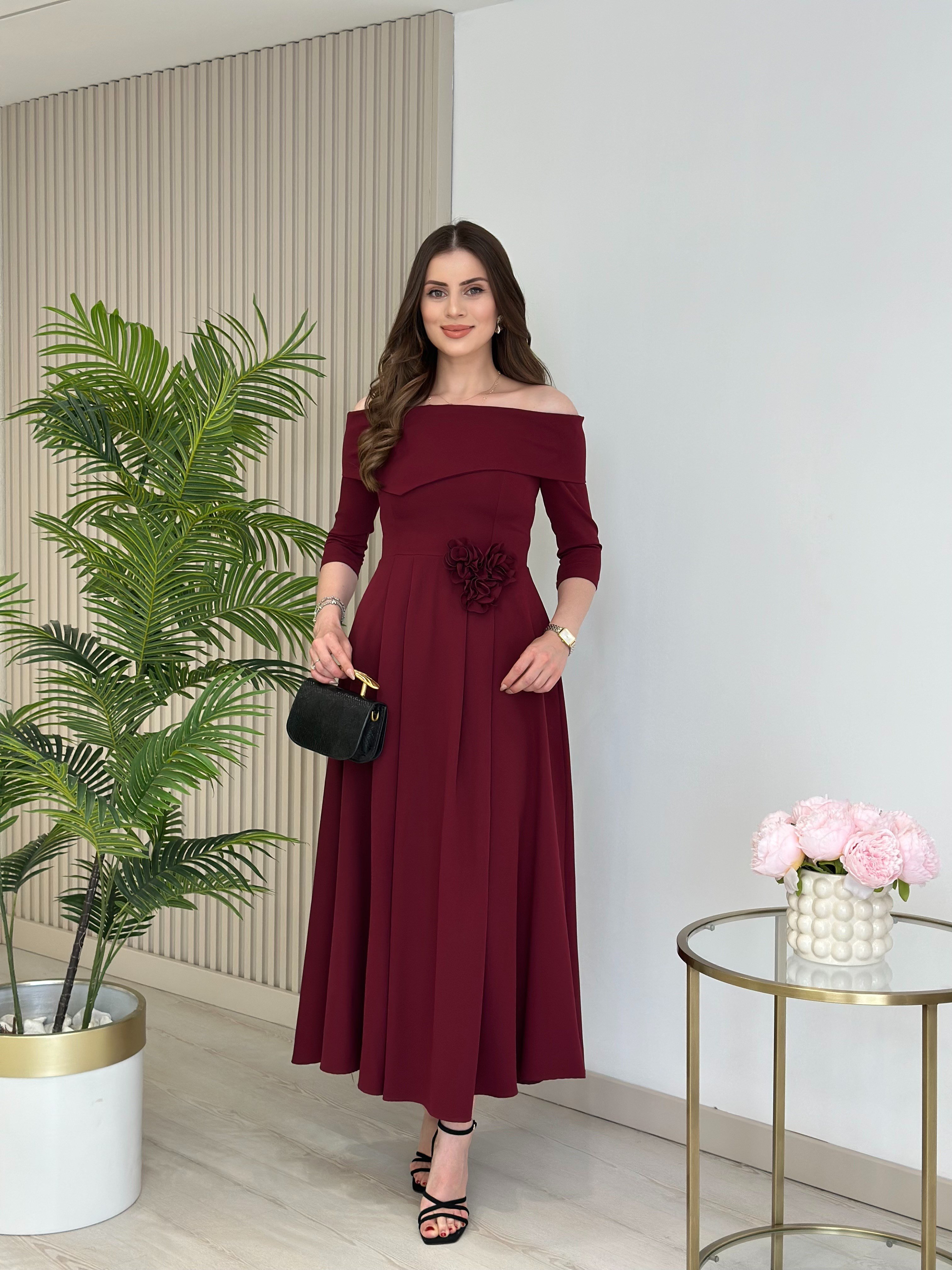 Madonna Yaka Broşlu Kloş Elbise Bordo